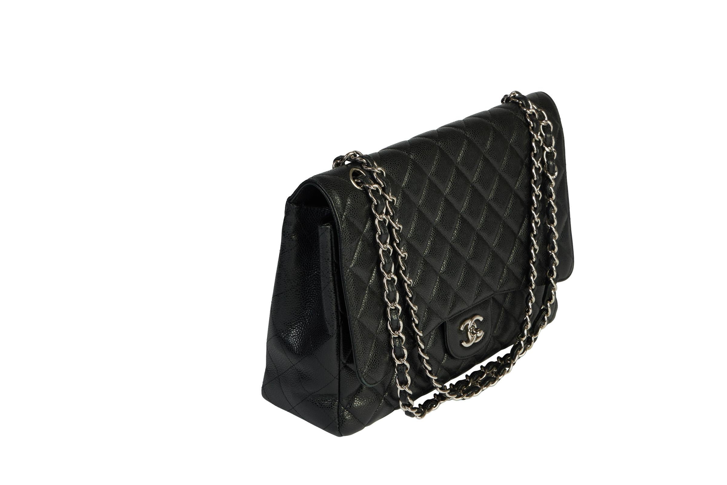 Chanel Black Caviar Maxi Single Flap Bag In Excellent Condition In West Hollywood, CA