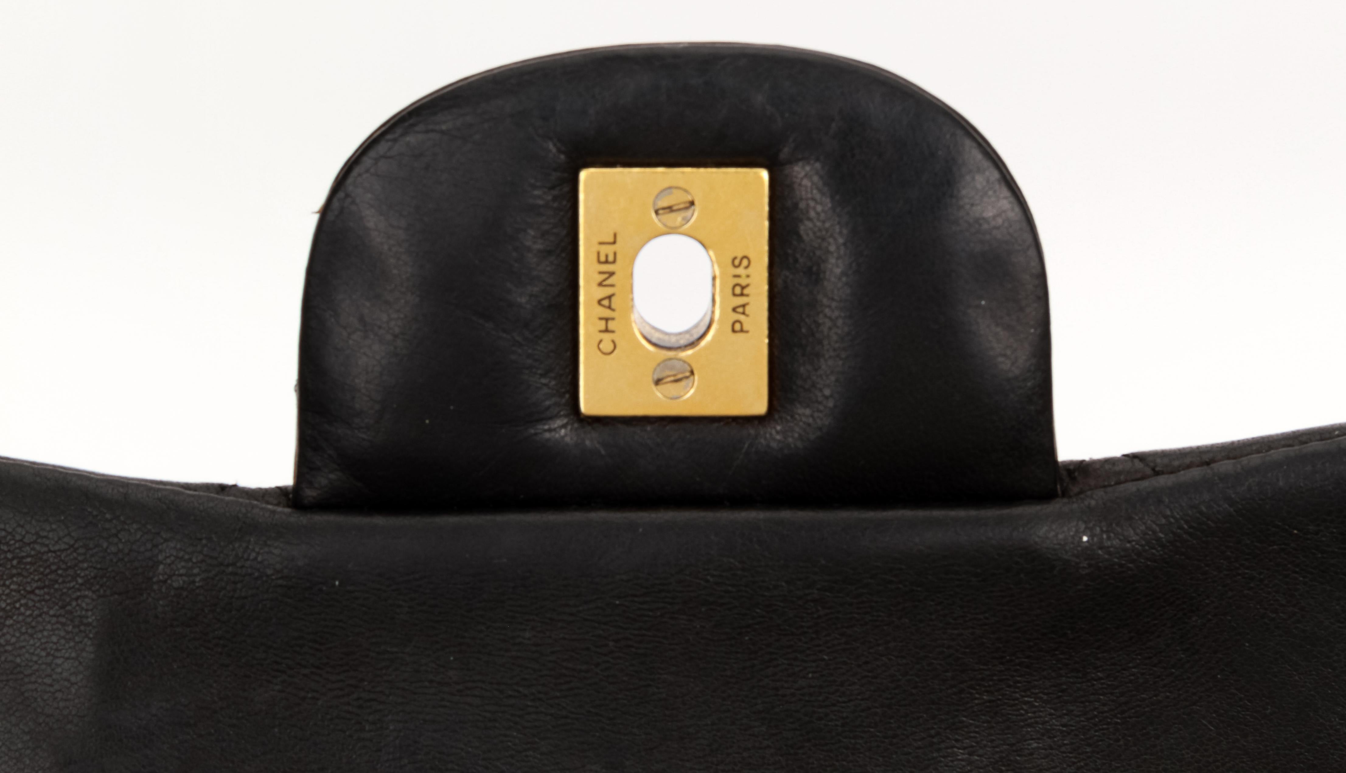 Chanel Black Lambskin Maxi Single Flap Bag For Sale 2