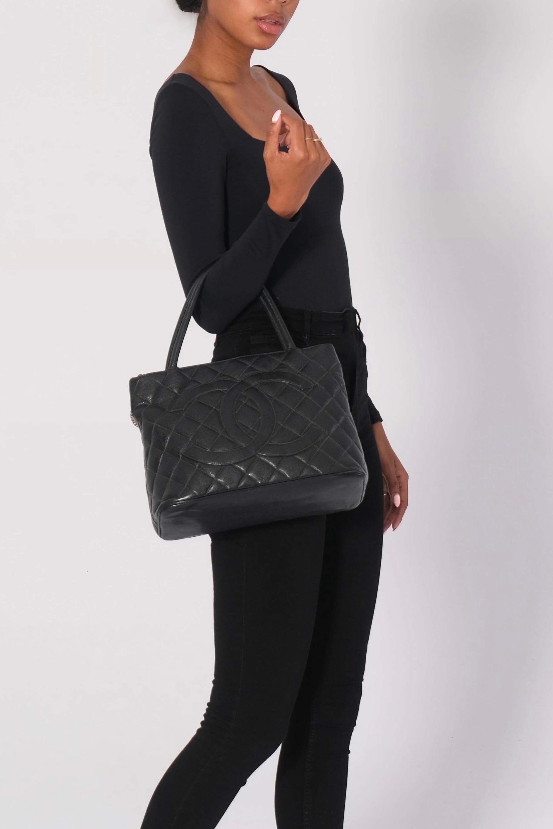 Chanel Black Caviar Medallion Tote Bag Small In Good Condition For Sale In Montreal, Quebec