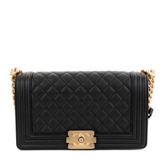 Chanel Medium Boy Bag aus schwarzem Kaviar