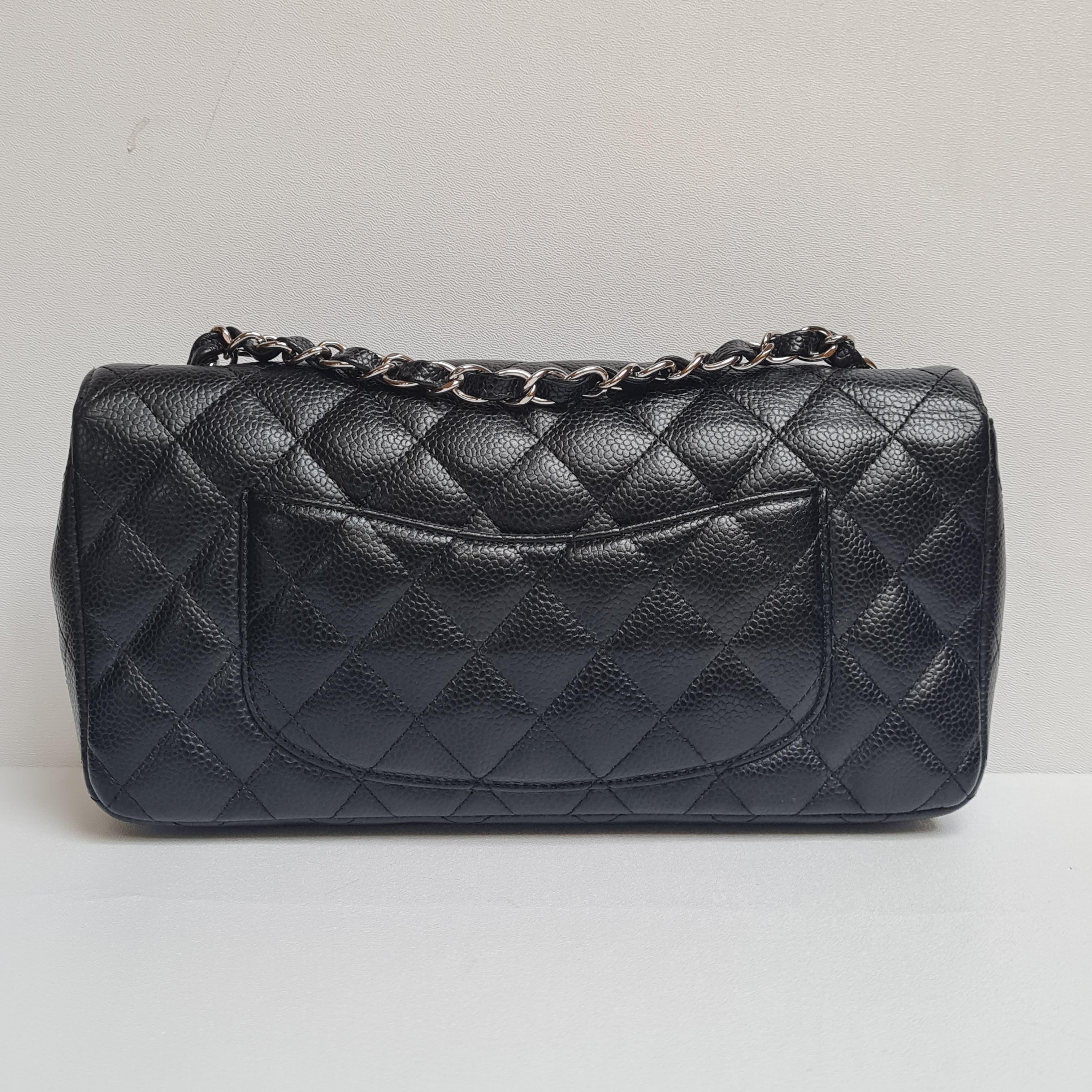 Chanel Black Caviar Quilted East West SHW Flap Bag In Good Condition In Jakarta, Daerah Khusus Ibukota Jakarta