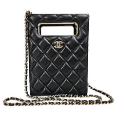 Chanel - Sac de soirée matelassé en caviar noir