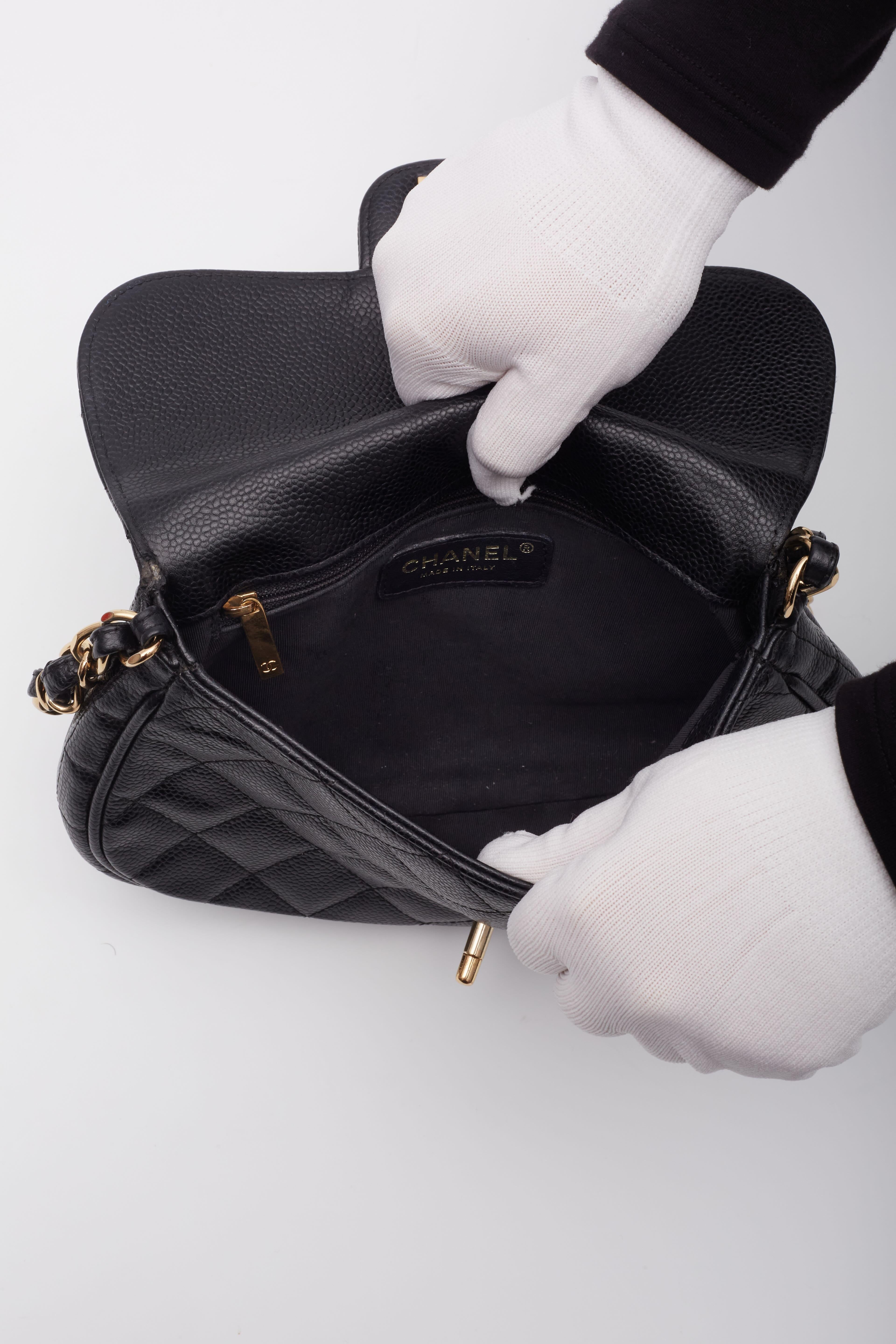 Chanel Black Caviar Quilted Flap Shoulder Bag Small For Sale 5