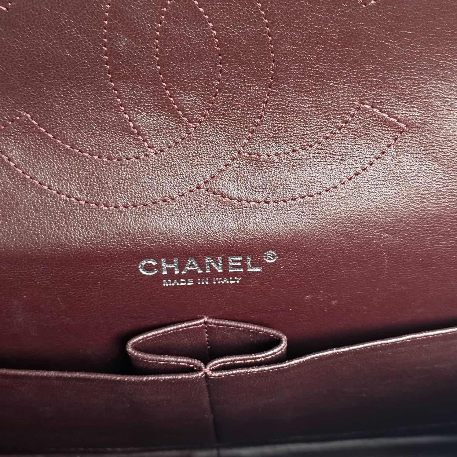 Chanel Caviar Negro Acolchado Jumbo Bolso Doble Solapa en venta 11