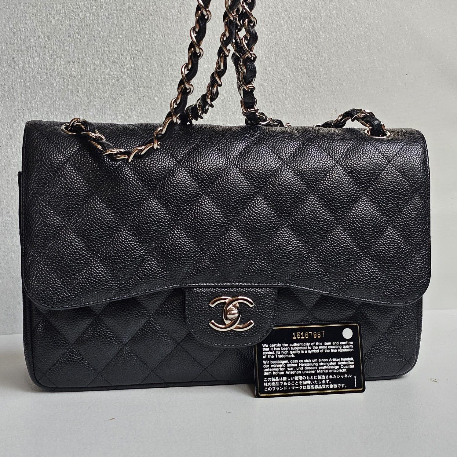 Chanel Caviar Negro Acolchado Jumbo Bolso Doble Solapa en venta 13