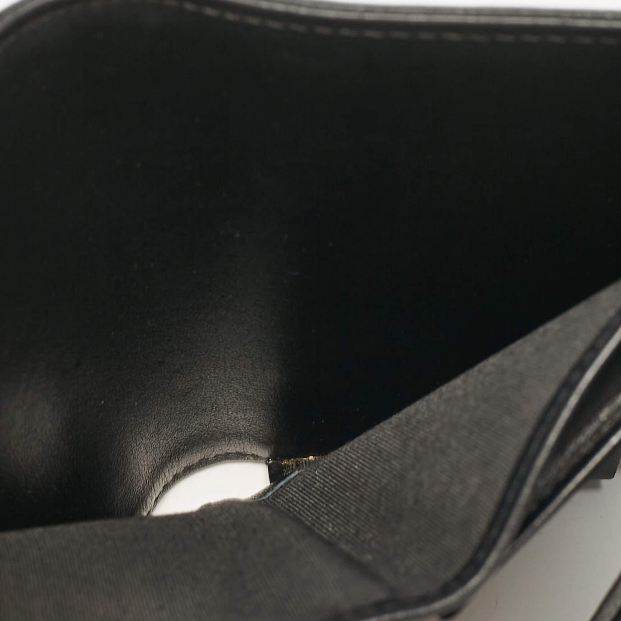 Chanel Black Caviar Quilted Leather Boy Trifold Wallet In Good Condition For Sale In Dubai, Al Qouz 2