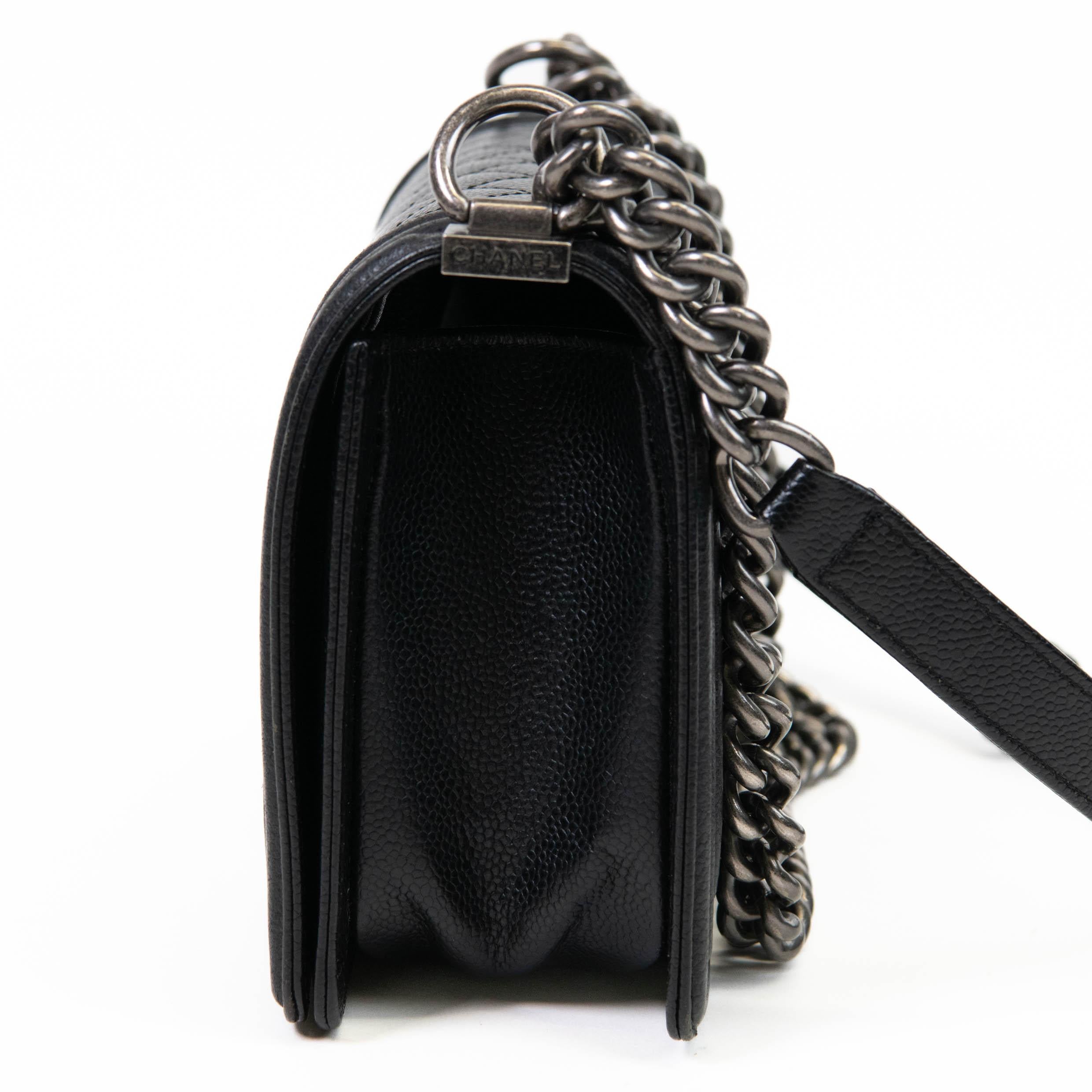 Chanel Black Caviar Quilted Leather Medium Boy Flap For Sale 1