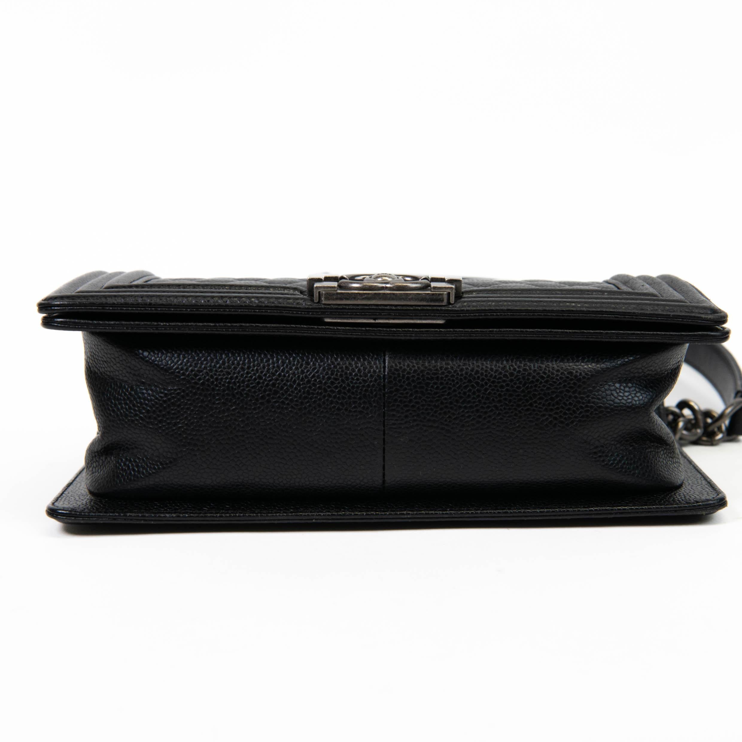 Chanel Black Caviar Quilted Leather Medium Boy Flap For Sale 2
