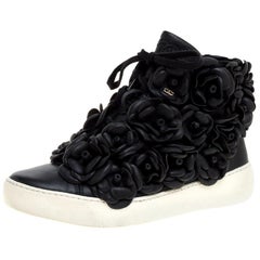 Chanel Black CC Camellia Leather High Top Sneakers Taille 36.5