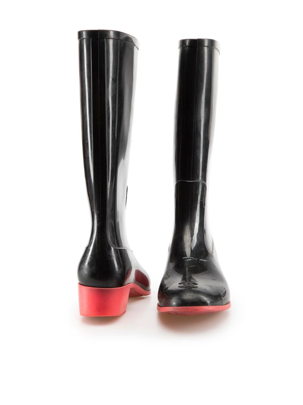 Chanel Black CC Cap Toe Rain Boots Size EU 37 In Good Condition For Sale In London, GB