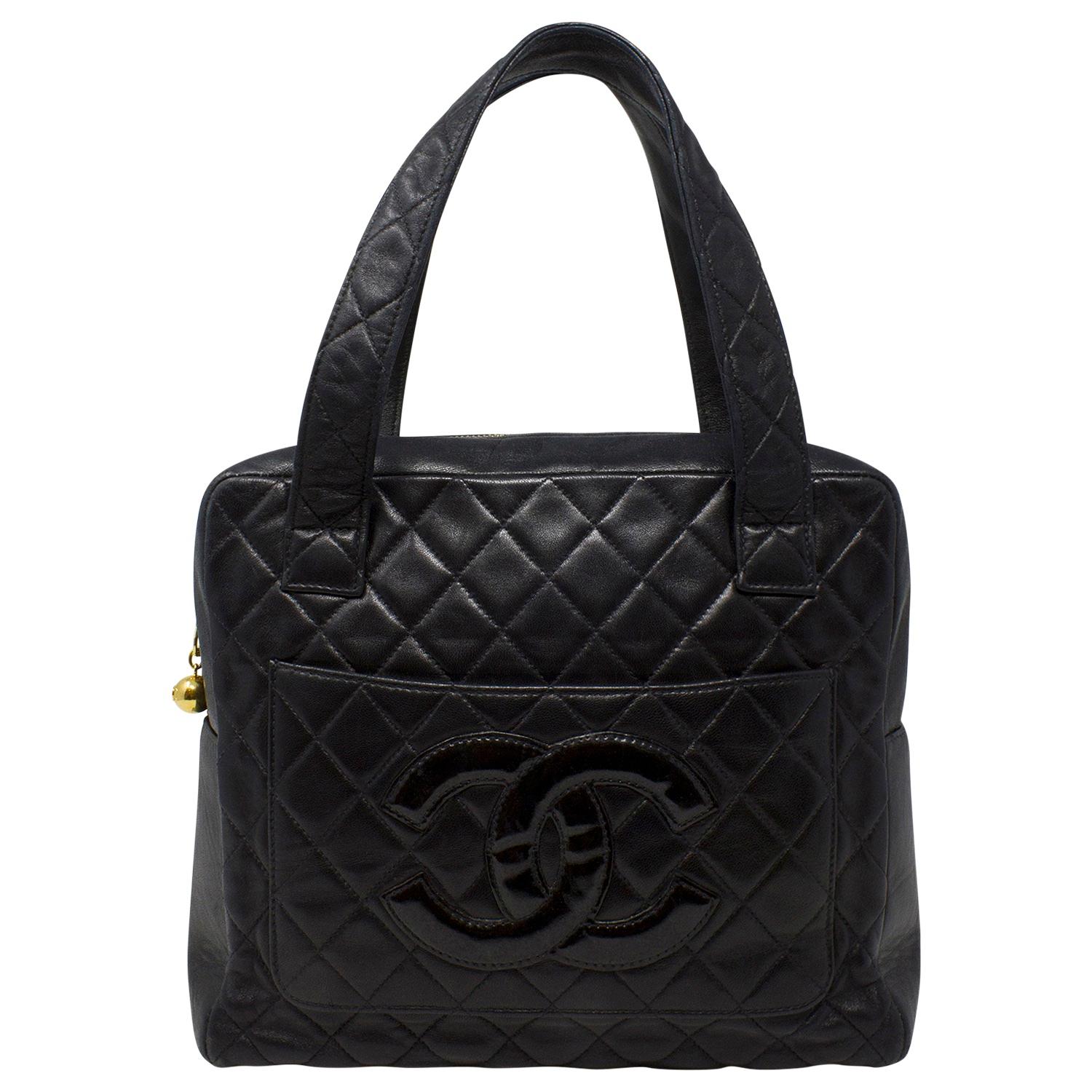Nero Borsa Chanel nera CC con doppio logo in vendita