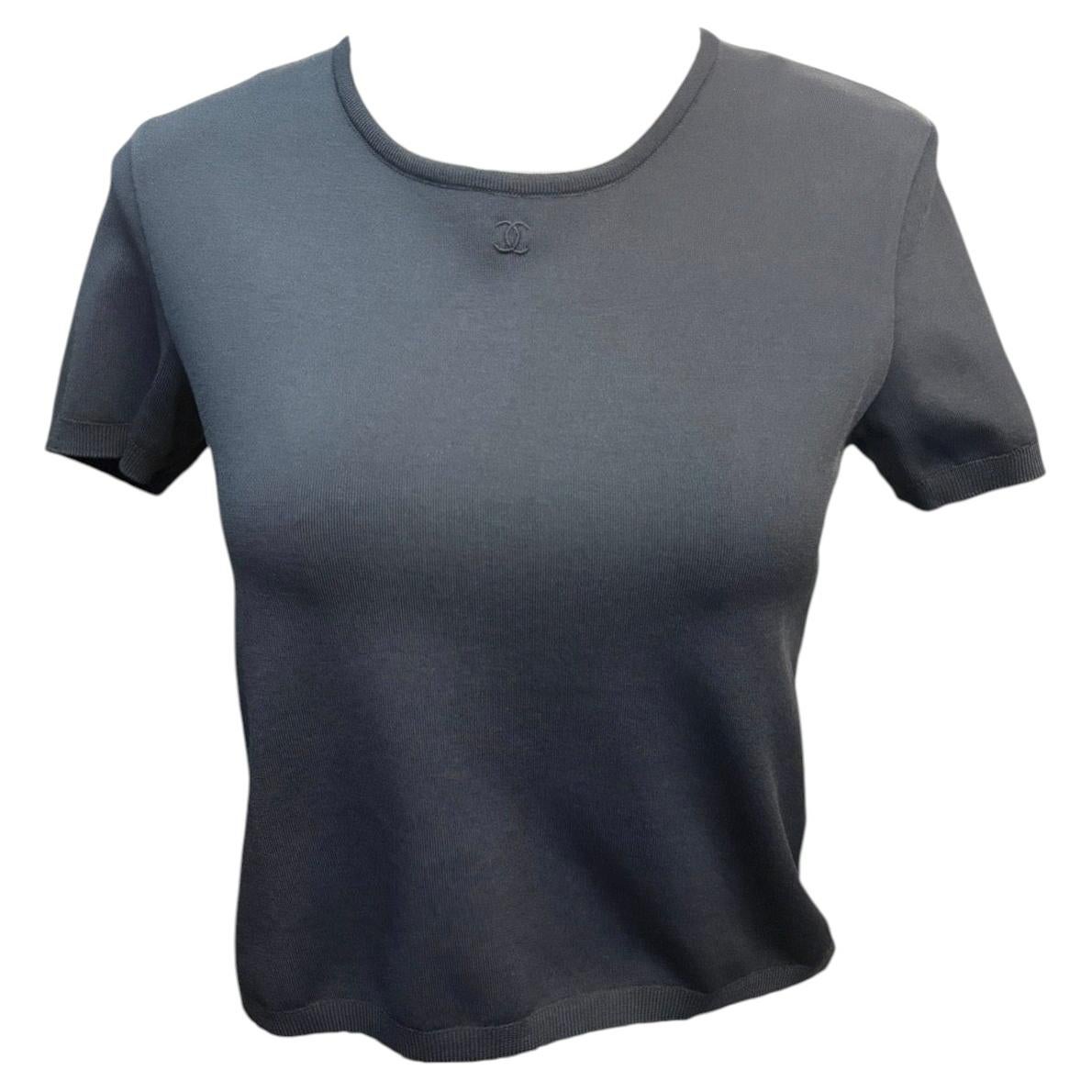 Top court noir Chanel avec logo CC en vente