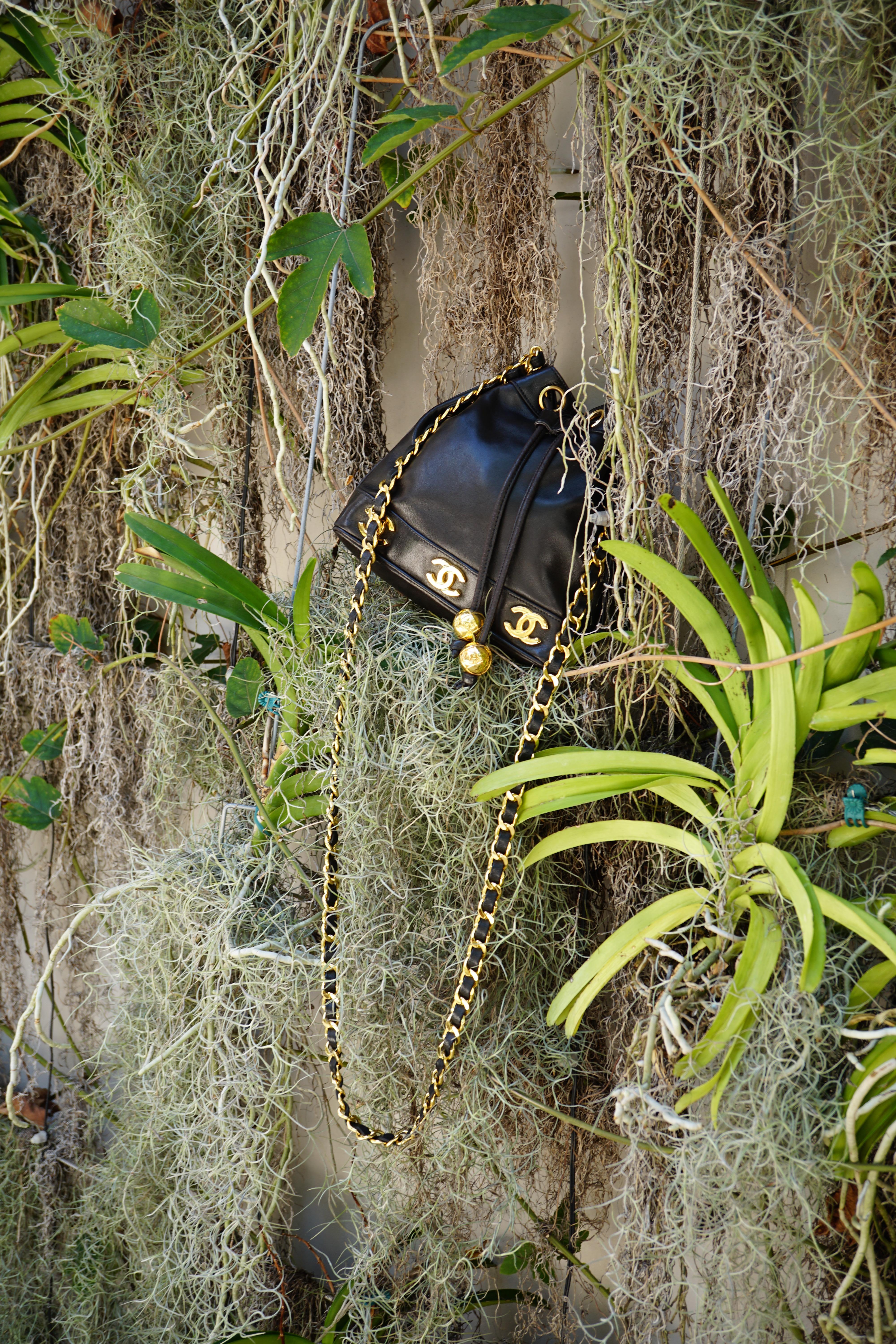 Chanel Black CC Logo Mini Multi Six Crossbody Lambskin Tote en vente 7