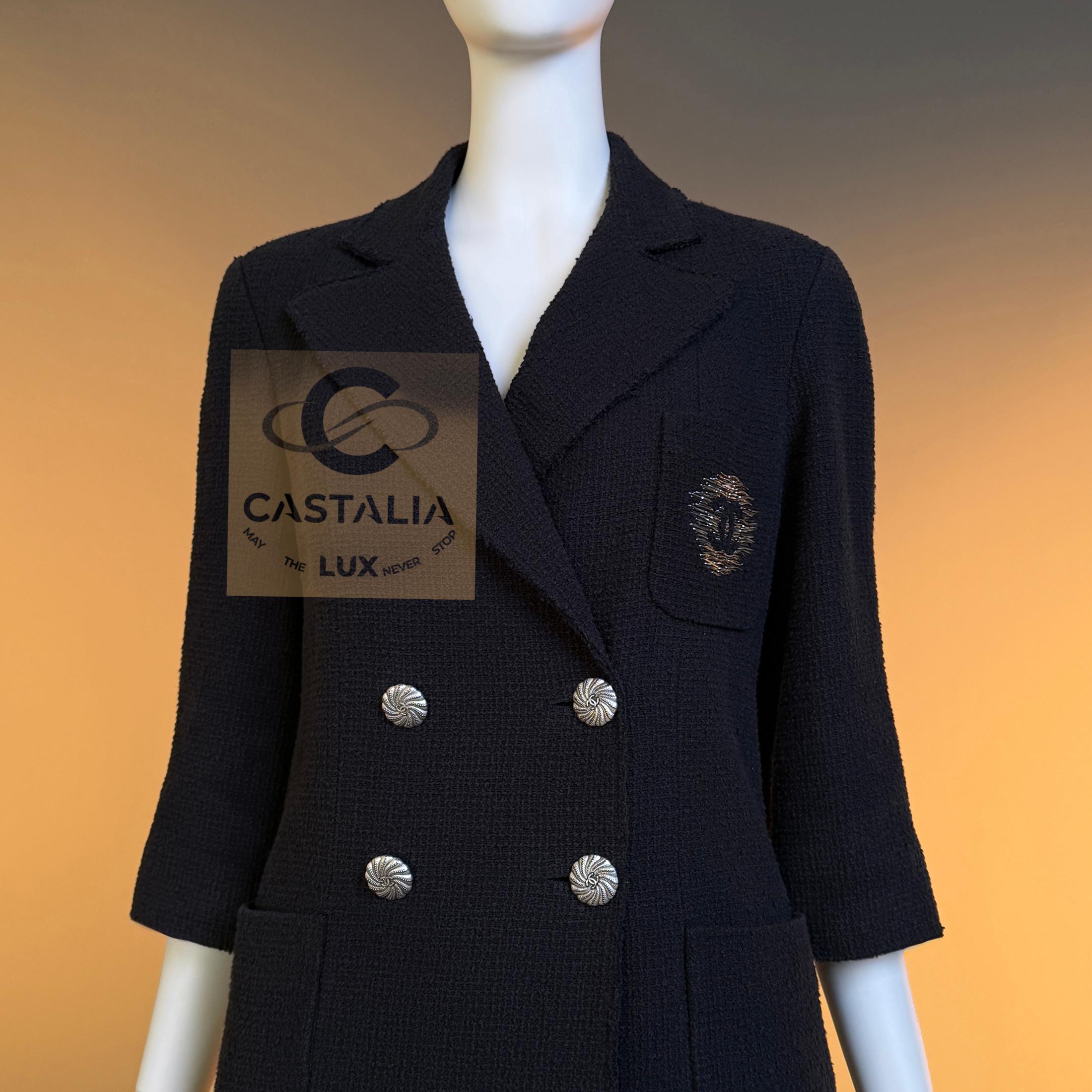 CHANEL Black CC Logo Patch Tweed Jacket 36 FR For Sale 8