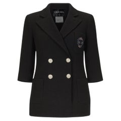 CHANEL Black CC Logo Patch Tweed Jacket 36 FR CHANEL Black CC Logo Patch Tweed Jacket 36 FR