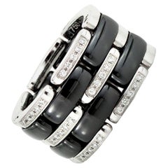 Bague à anneau ultra large en céramique noire et diamants Chanel