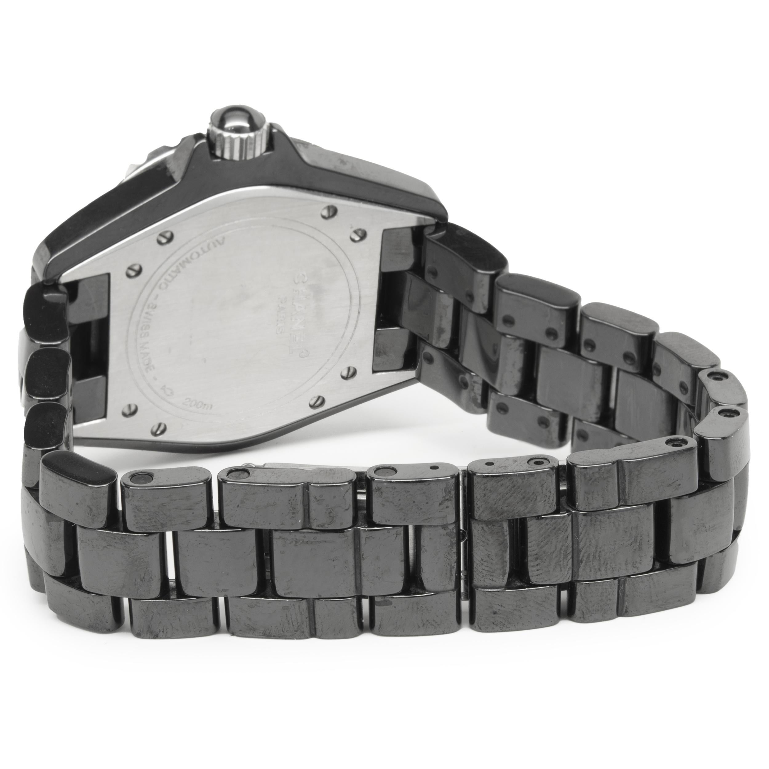 Taille ronde Chanel Céramique noire J12 cadran diamant