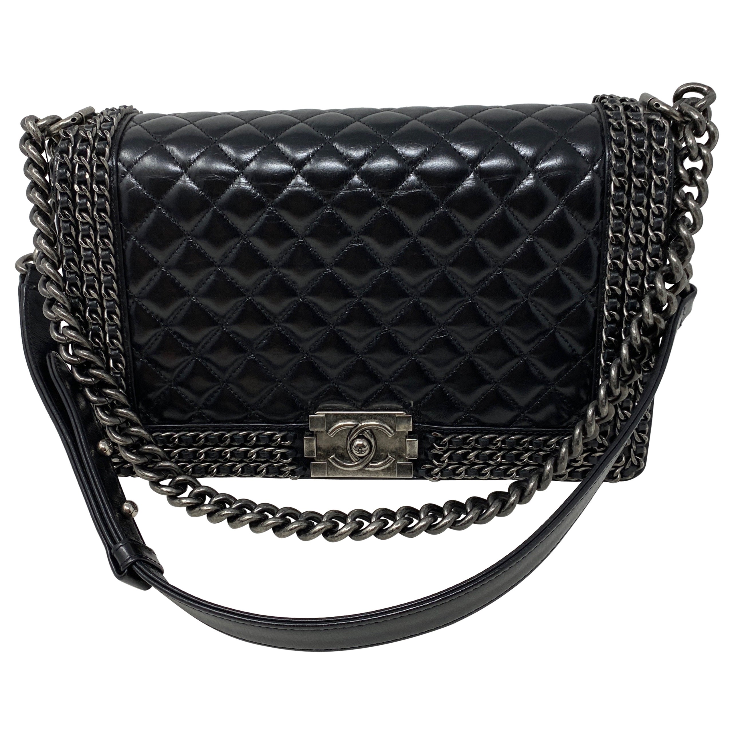 Chanel Chanel Schwarze Tasche für Jungen mit Kette