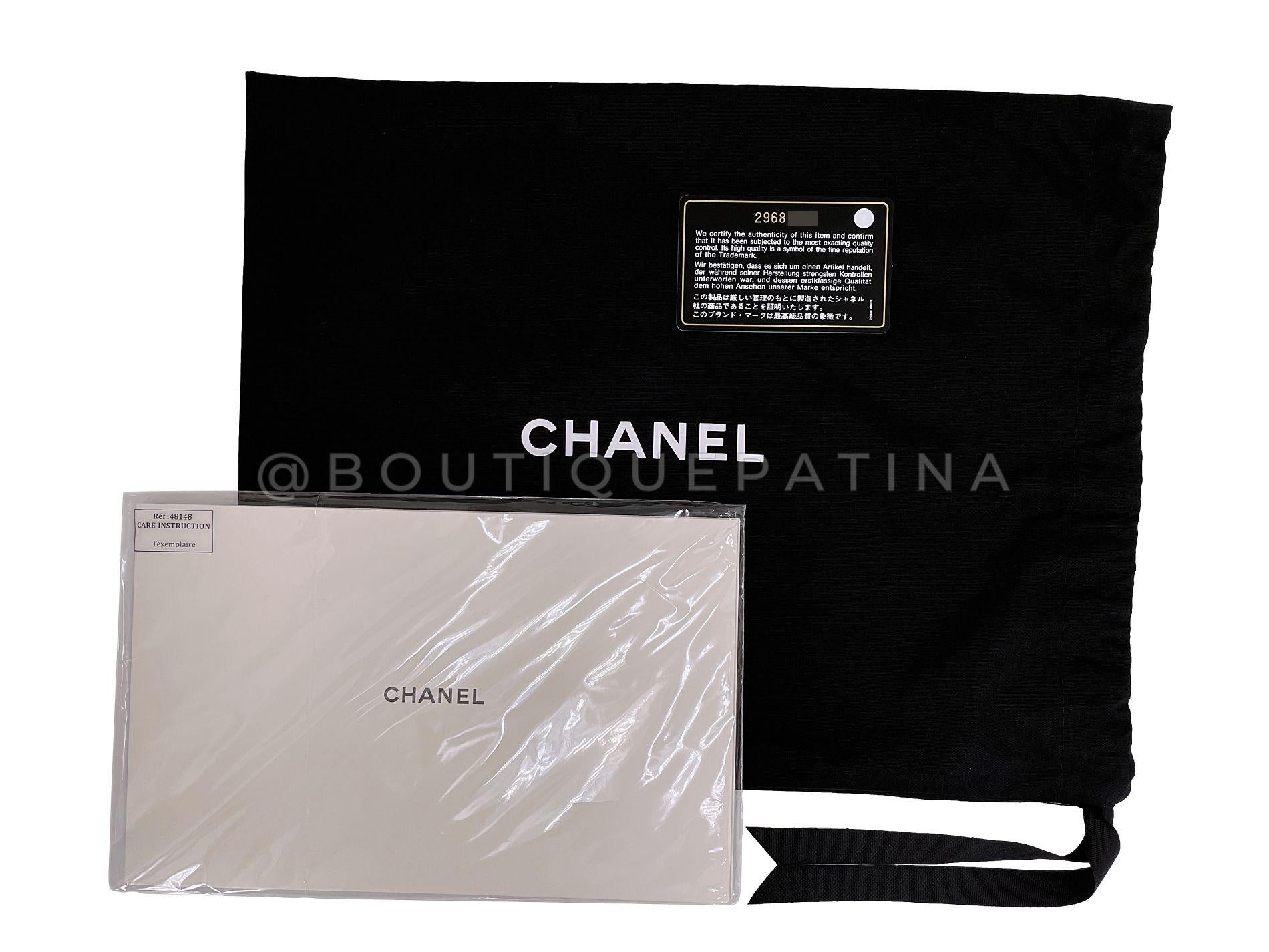Chanel, sac à main noir avec anse en chaîne et rabat, GHW  68023 en vente 11