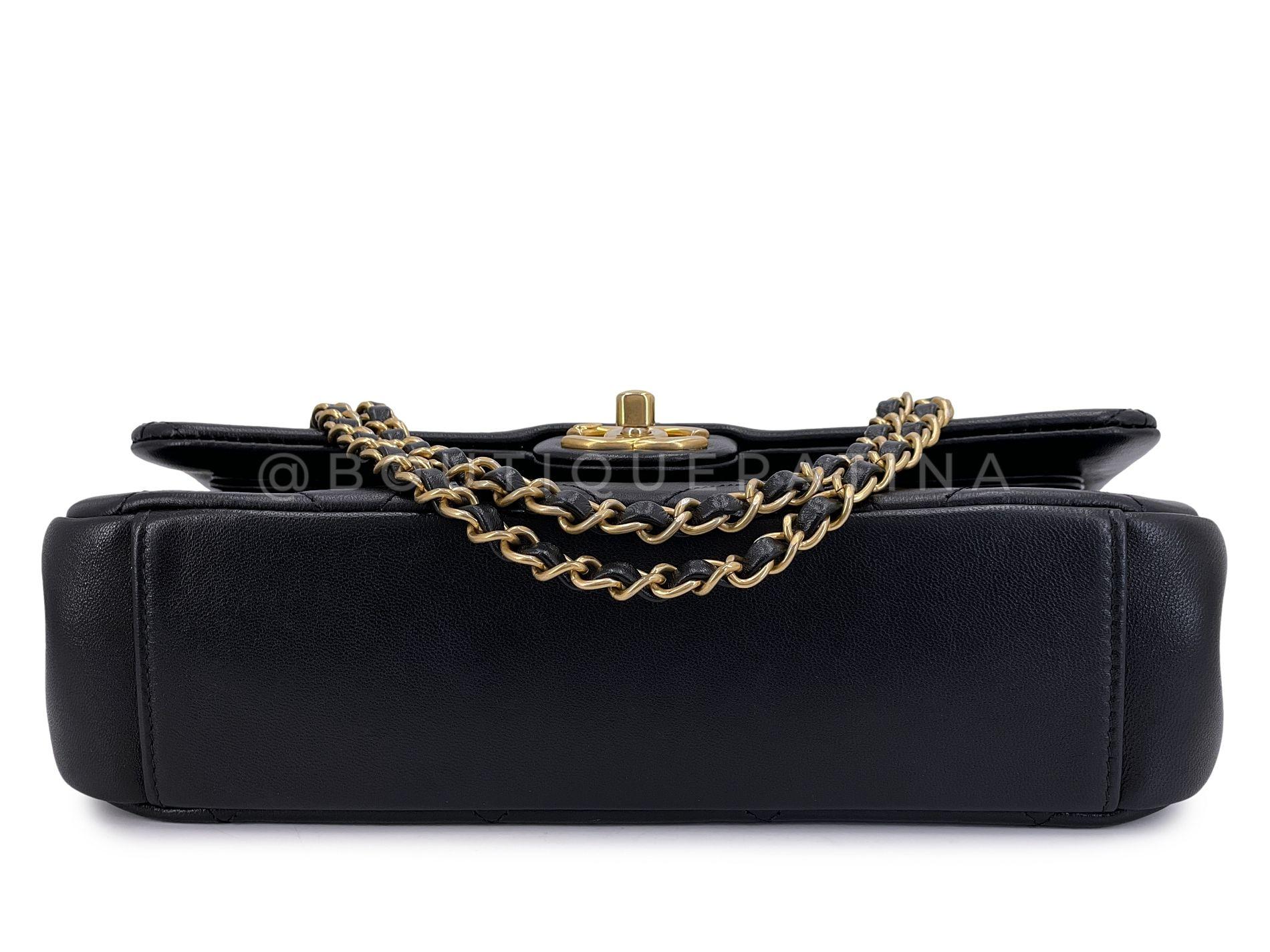 Chanel, sac à main noir avec anse en chaîne et rabat, GHW  68023 en vente 2