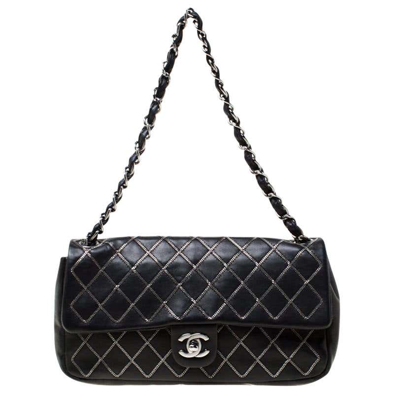 Vintage Chanel Shoulder Bags - 3,655 For Sale at 1stdibs