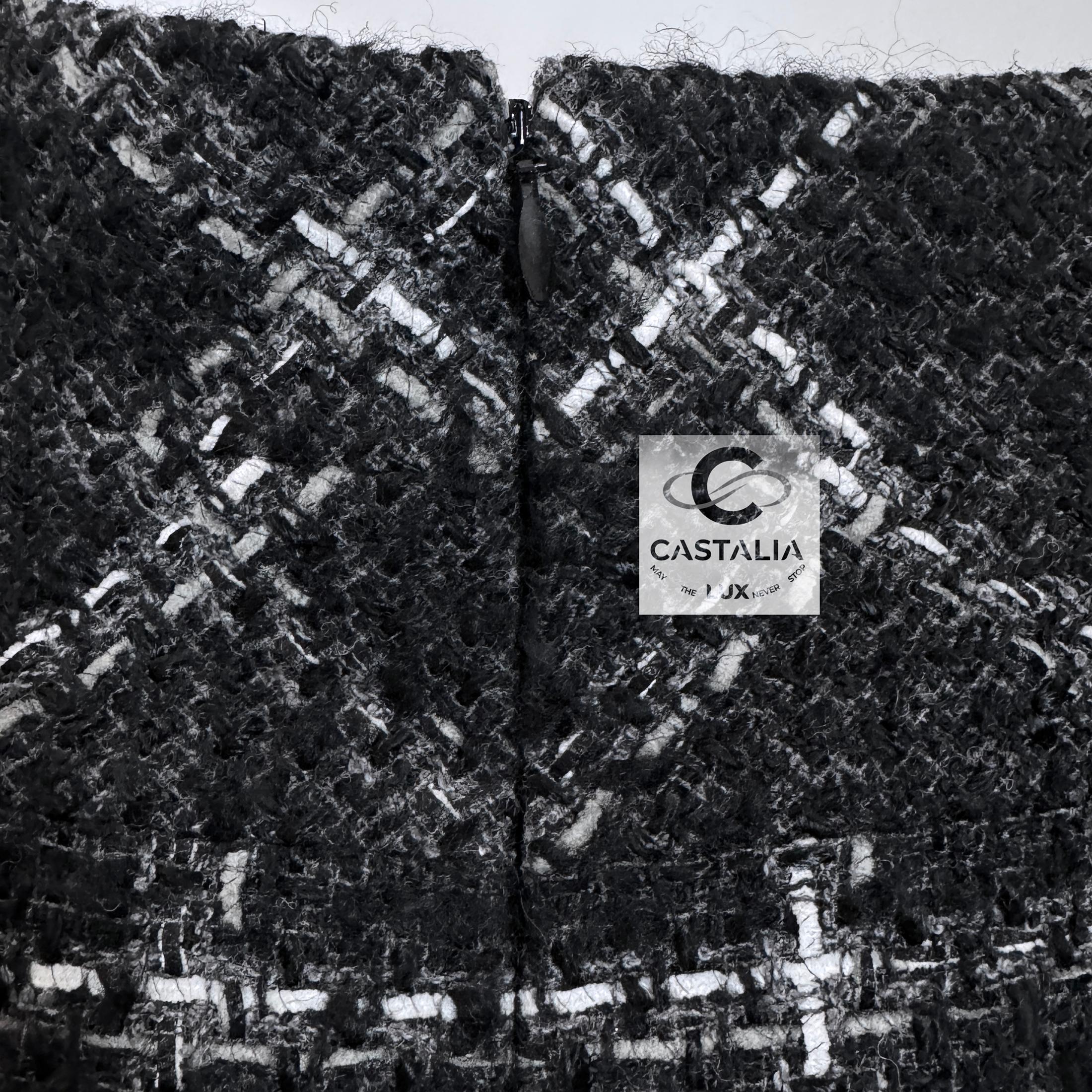 Chanel Black Checked Tweed Skirt For Sale 3