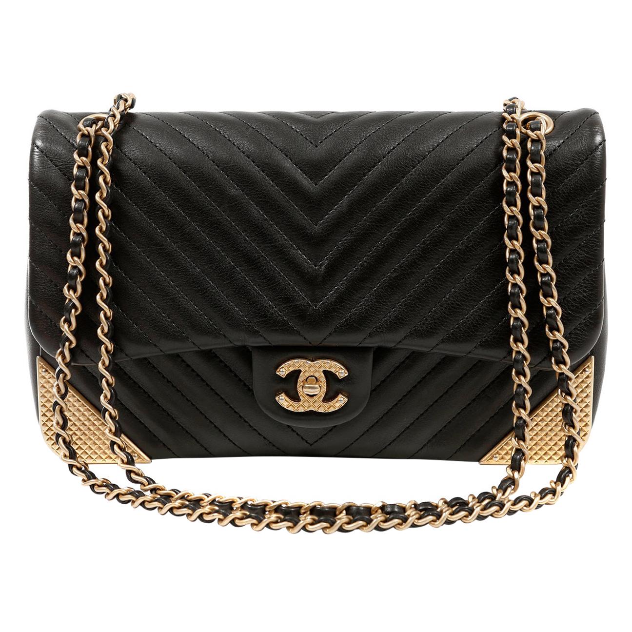 Chanel Classic Vintage Cross body bag purse at 1stDibs