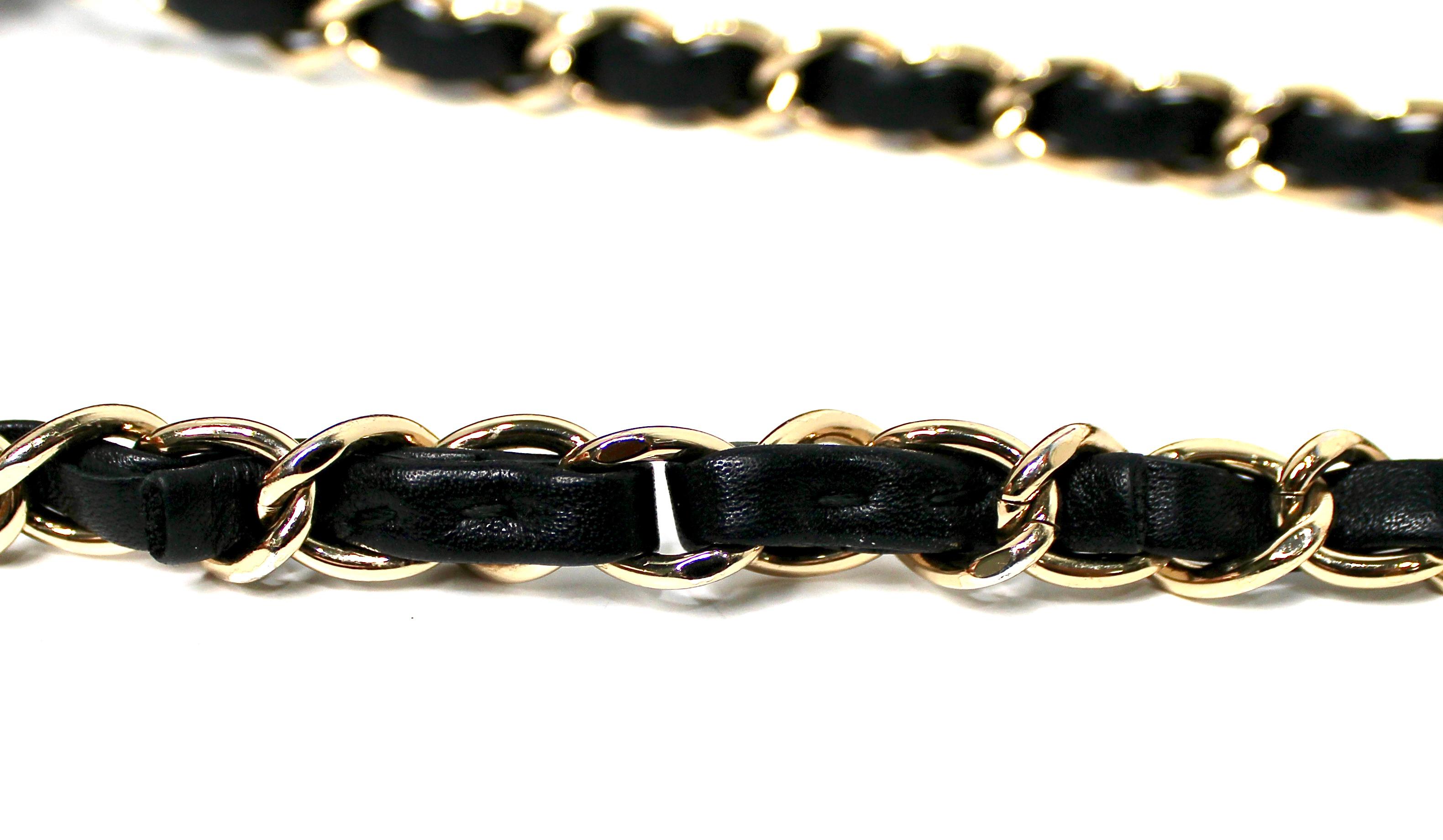 Chanel Black Chevron Calfskin Statement Flap Bag circa 2019 en vente 10