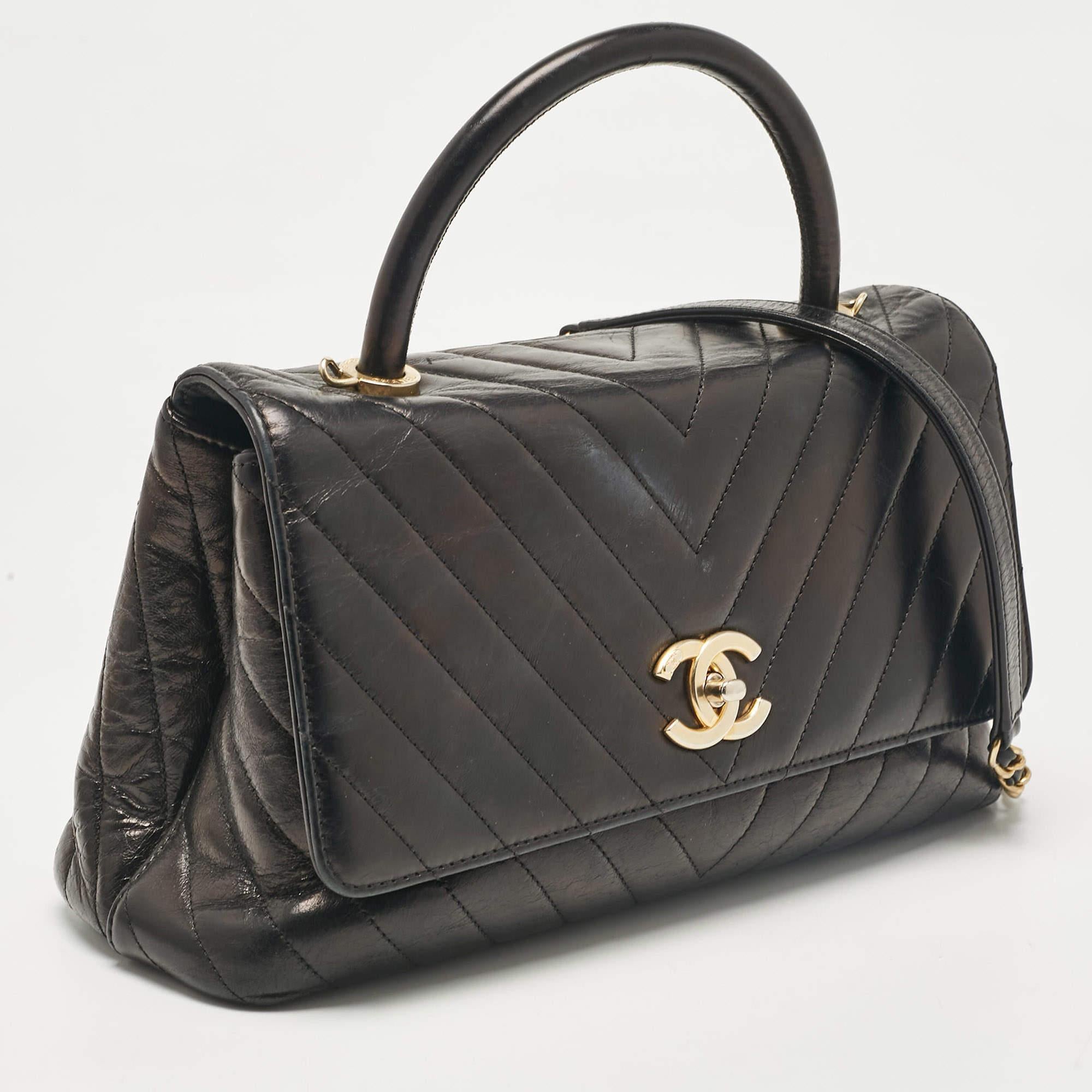 Chanel Black Chevron Leather Leather Medium Coco Top Handle Bag In Fair Condition For Sale In Dubai, Al Qouz 2