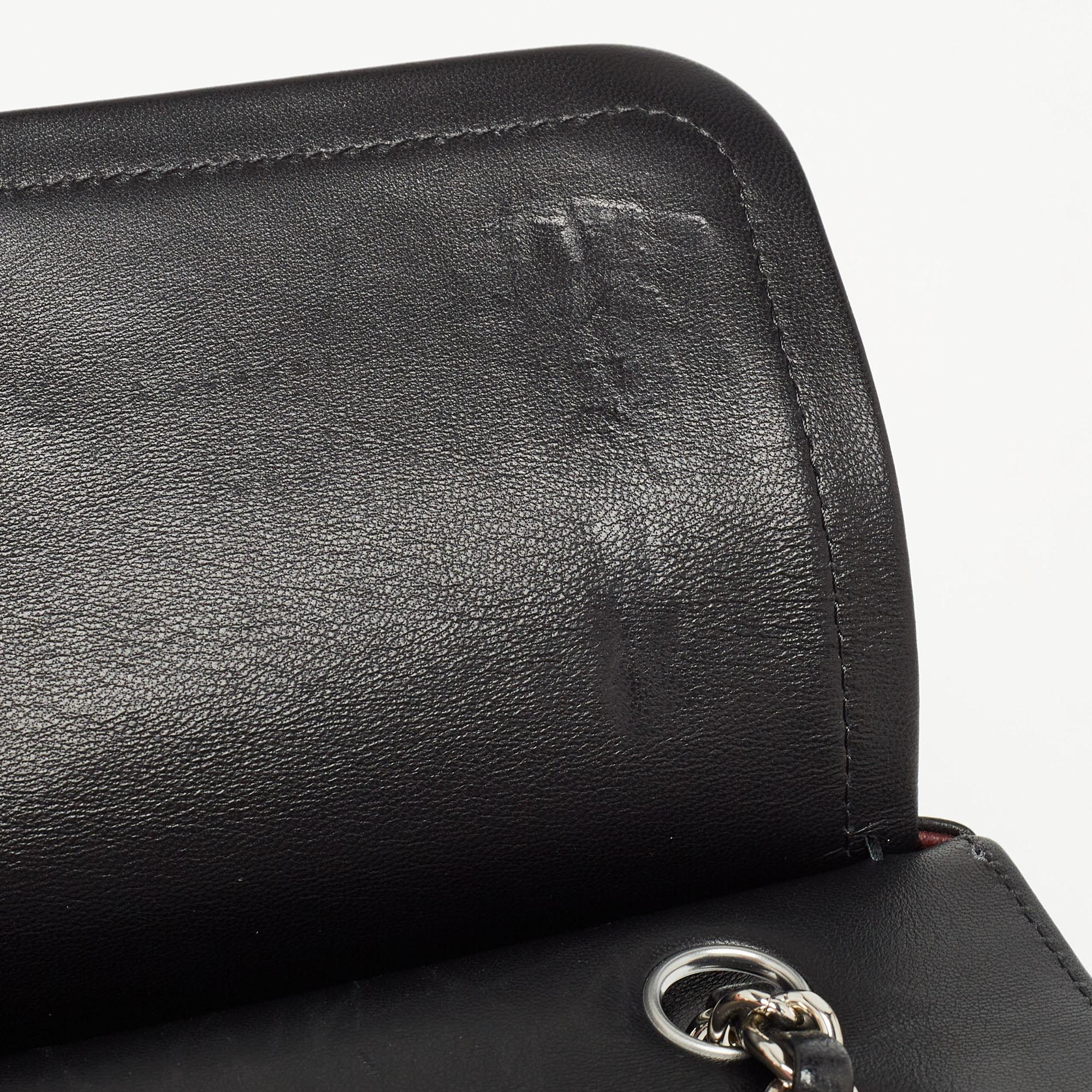 Chanel Black Chevron Leather Medium Classic Double Flap Bag For Sale 6