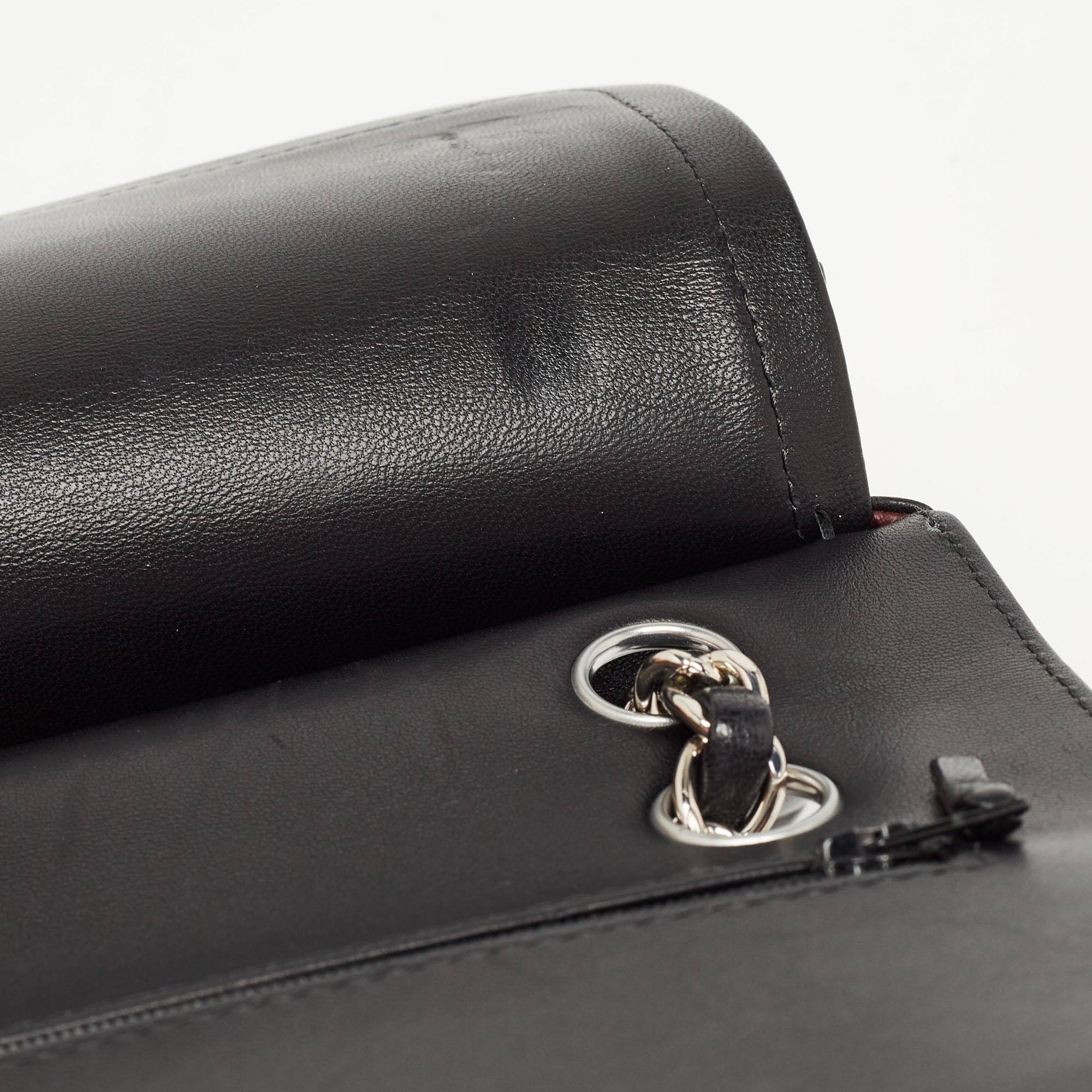 Chanel Black Chevron Leather Medium Classic Double Flap Bag 7