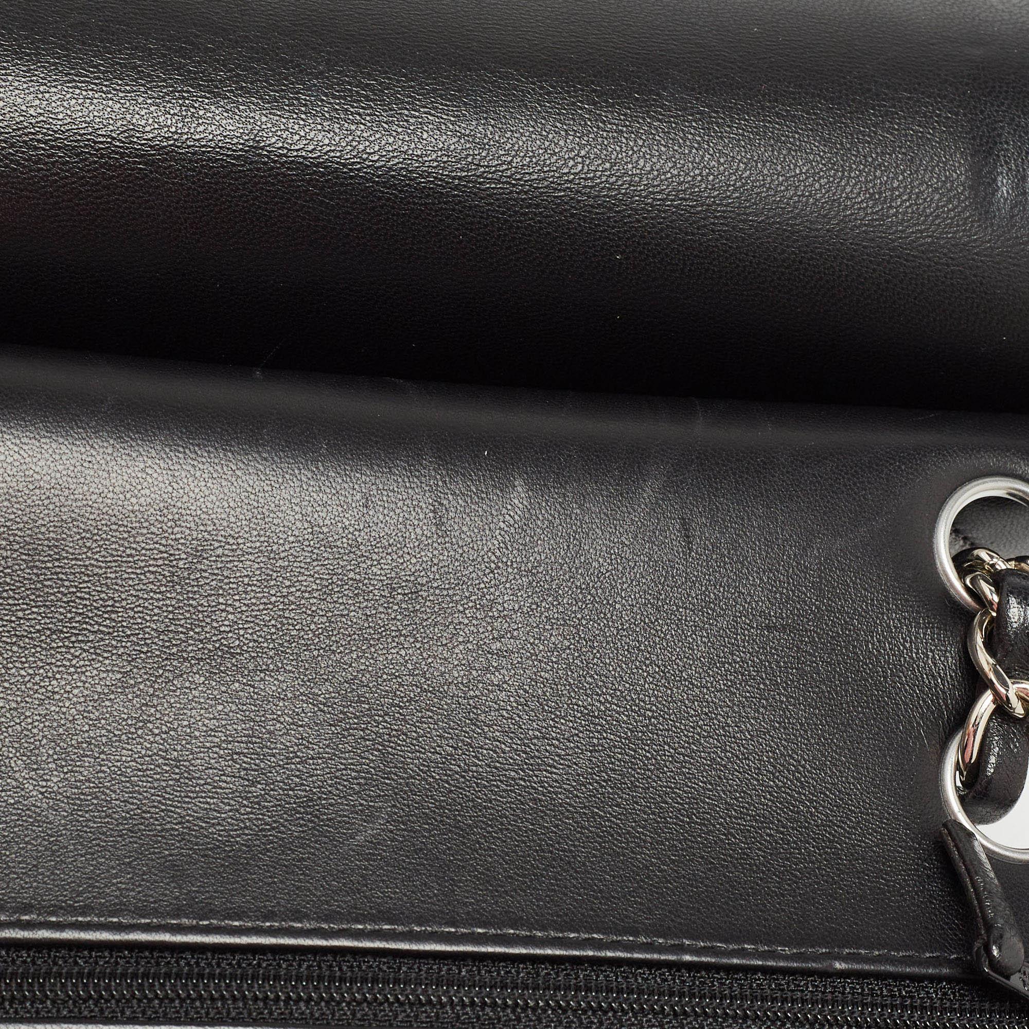 Chanel Black Chevron Leather Medium Classic Double Flap Bag For Sale 11