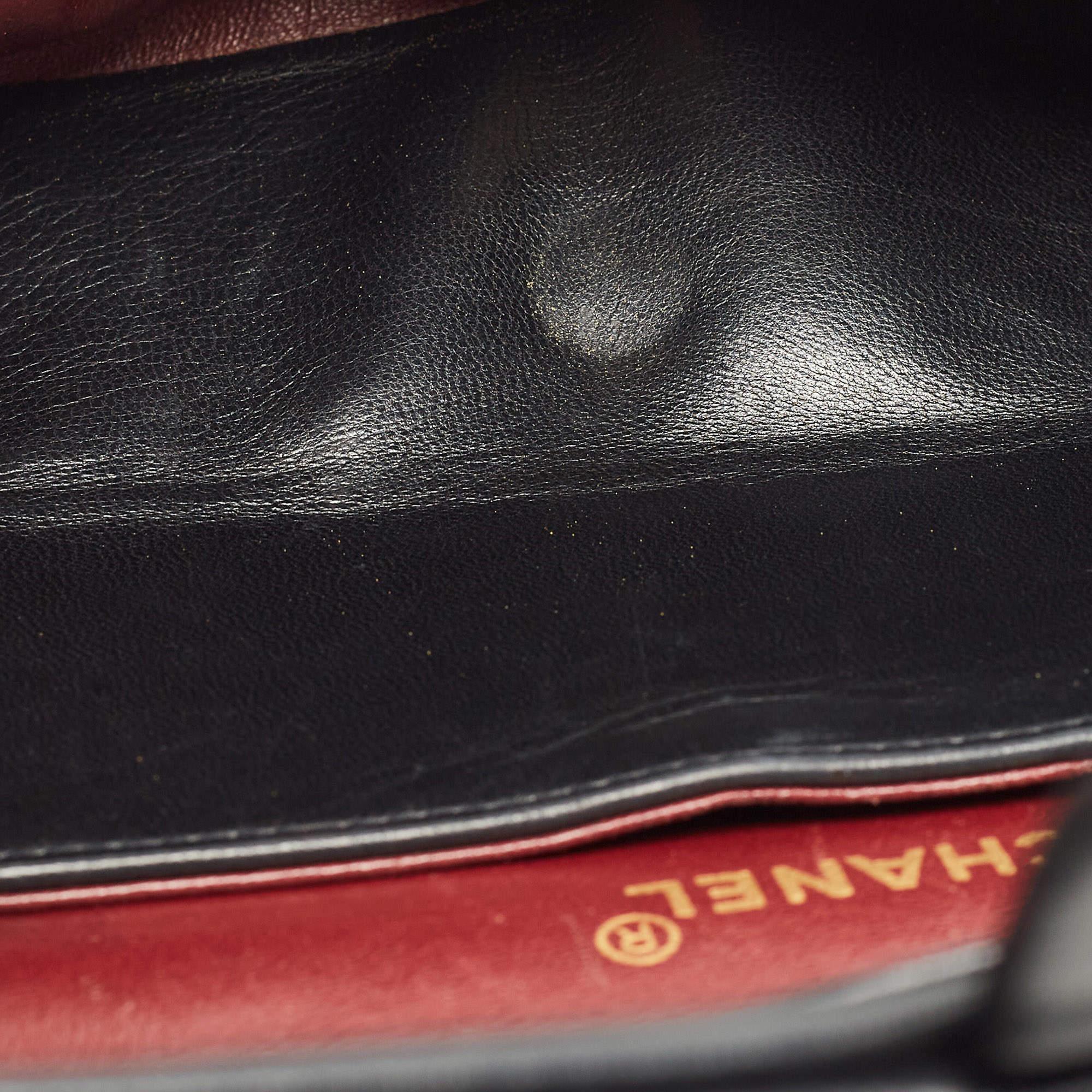 Chanel Black Chevron Leather Medium Classic Double Flap Bag For Sale 12