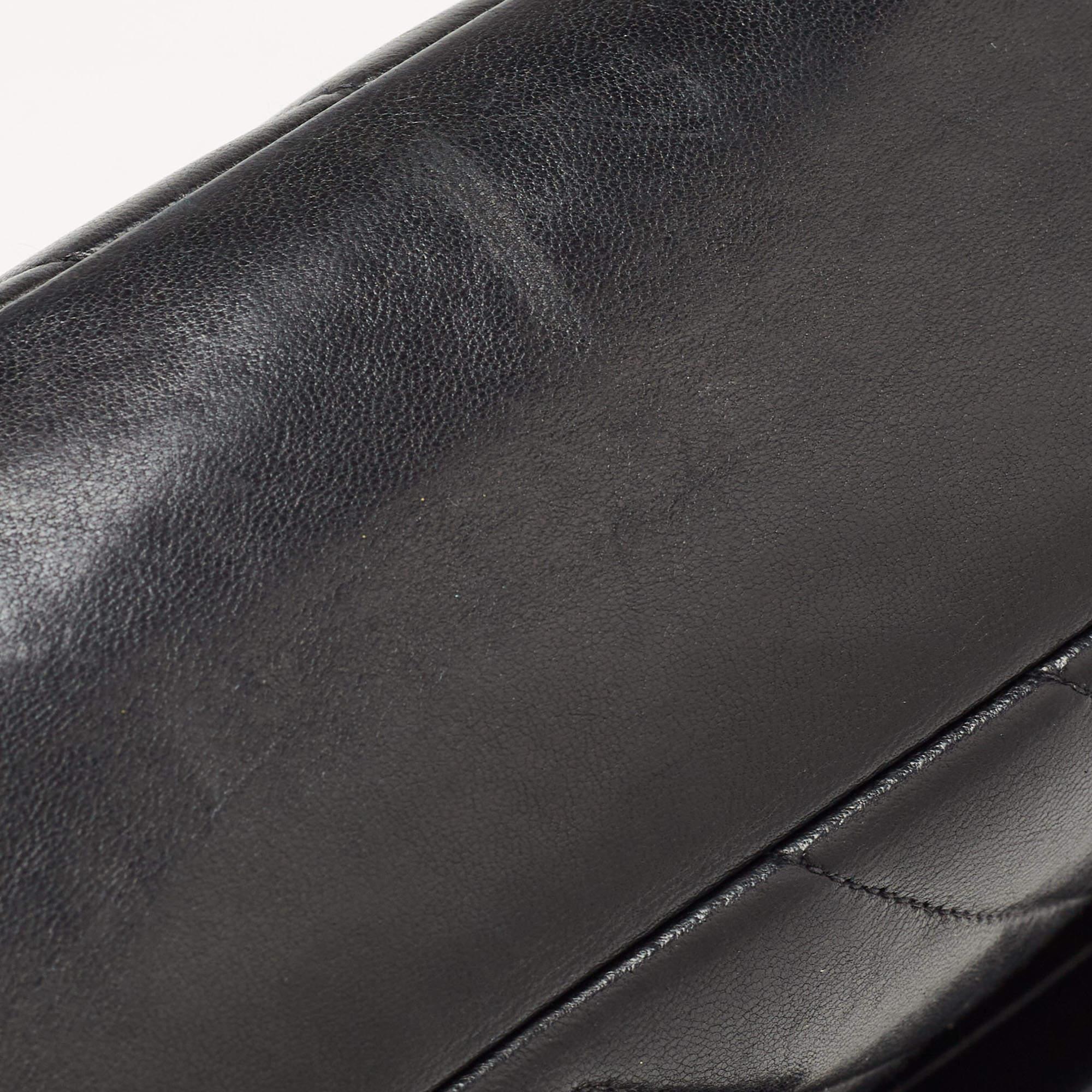 Chanel Black Chevron Leather Medium Classic Double Flap Bag For Sale 5