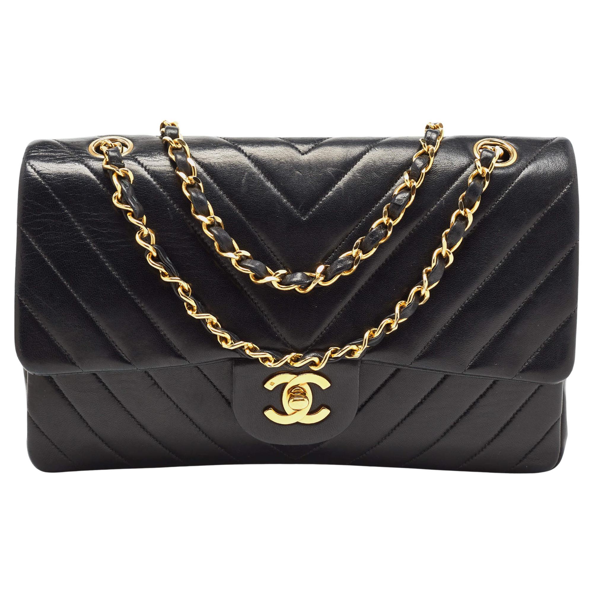 Chanel Black Chevron Leather Medium Classic Double Flap Bag For Sale