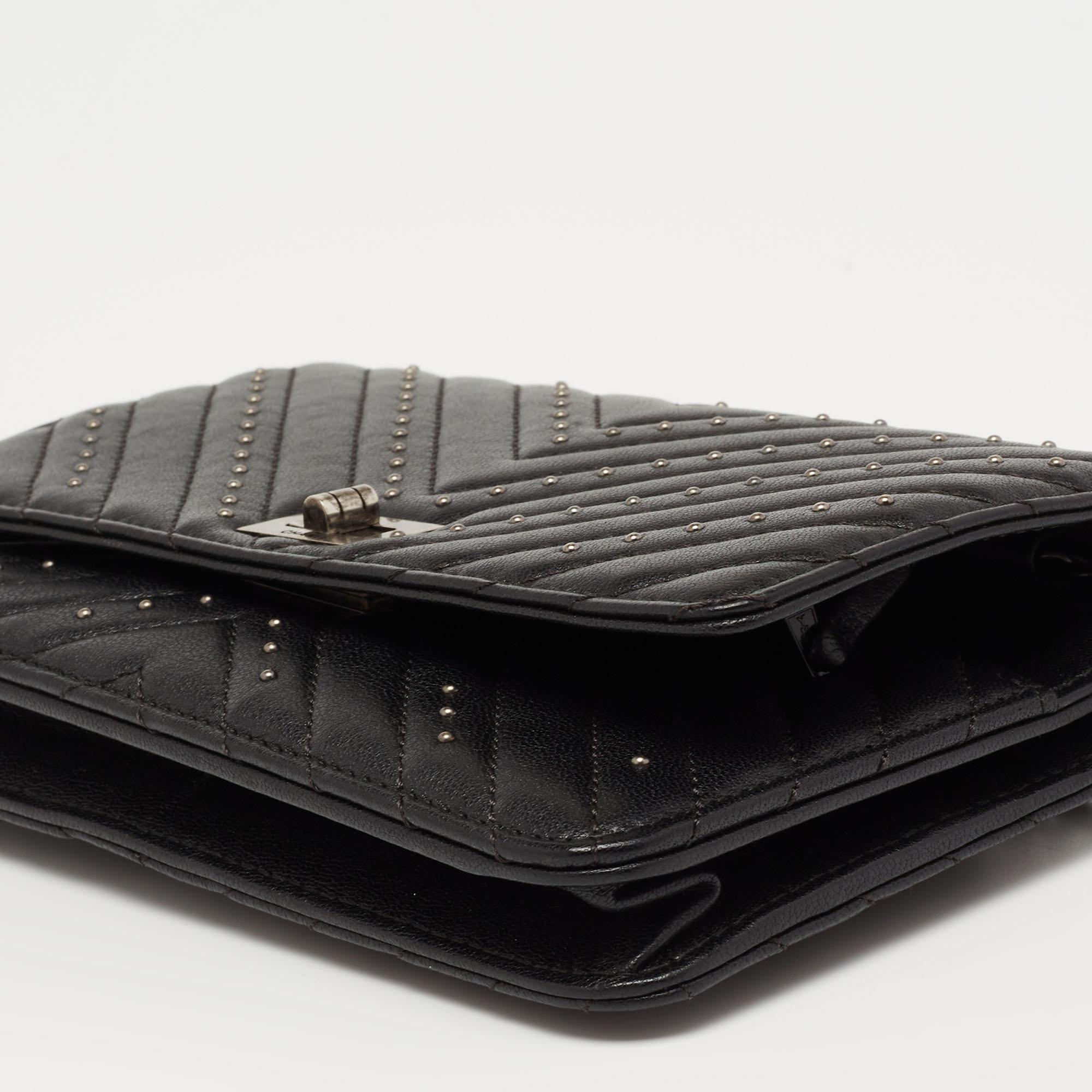 Chanel Black Chevron Leather Reissue 2.55 Wallet On Chain 5
