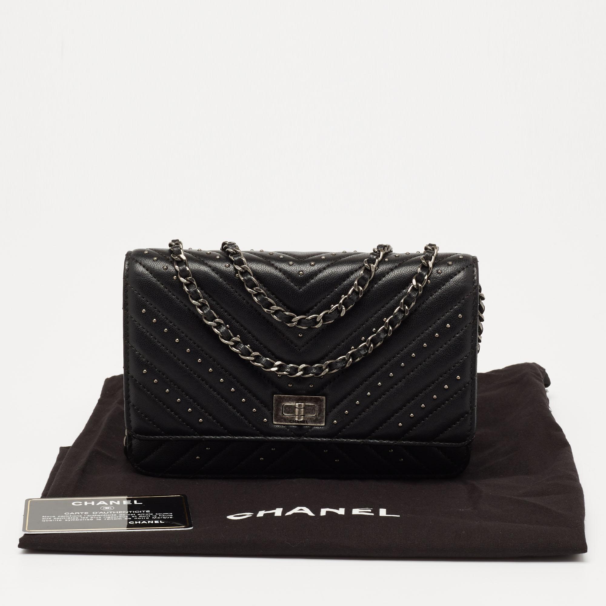 Chanel Black Chevron Leather Reissue 2.55 Wallet On Chain 2