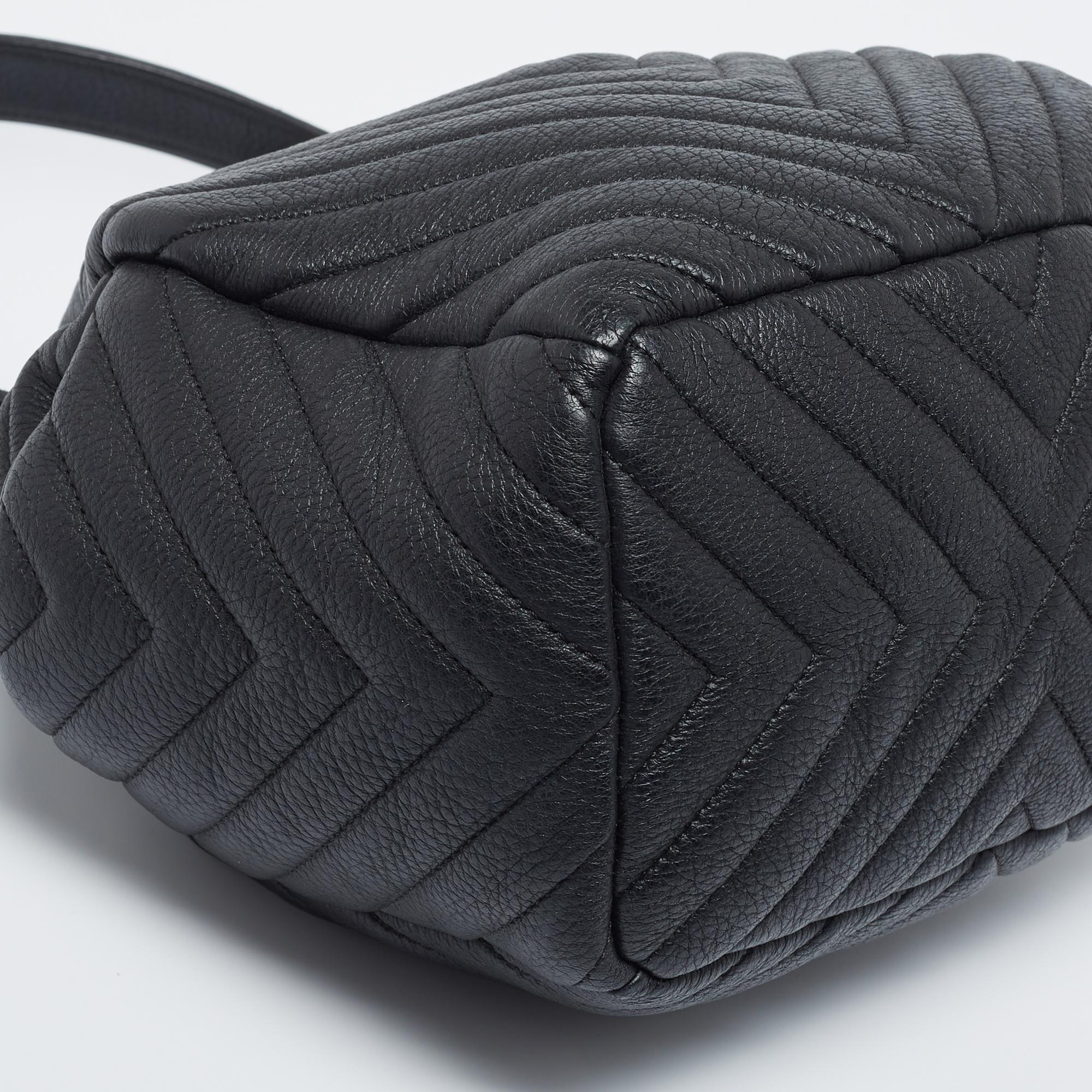 Chanel Black Chevron Leather Small Urban Spirit Bucket Bag In Good Condition In Dubai, Al Qouz 2