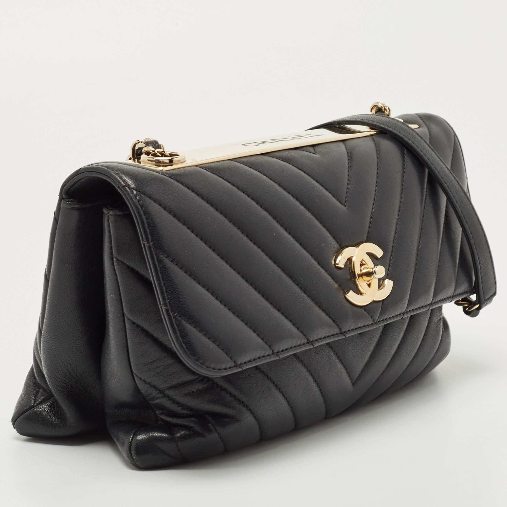 Women's Chanel Black Chevron Leather Trendy CC Flap Bag