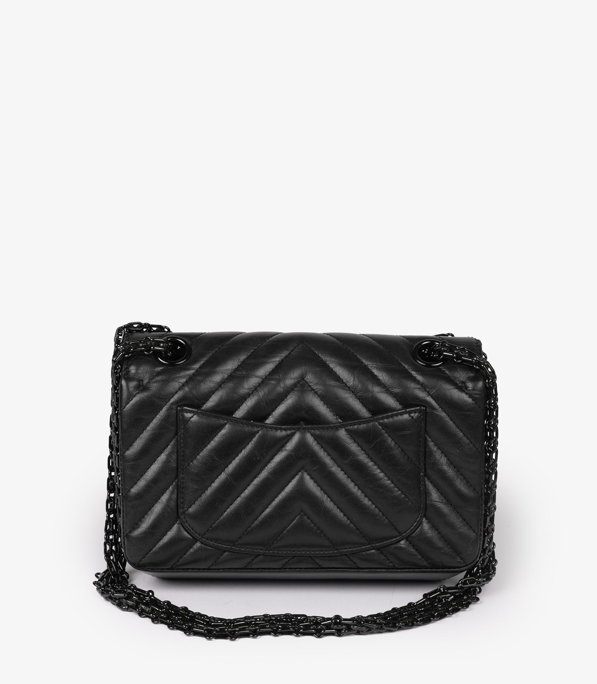 Chanel Black Chevron Quilted Crinkled Calfskin Leather SO Black 224 2.55 Reissue In condizioni ottime in vendita a Bishop's Stortford, Hertfordshire