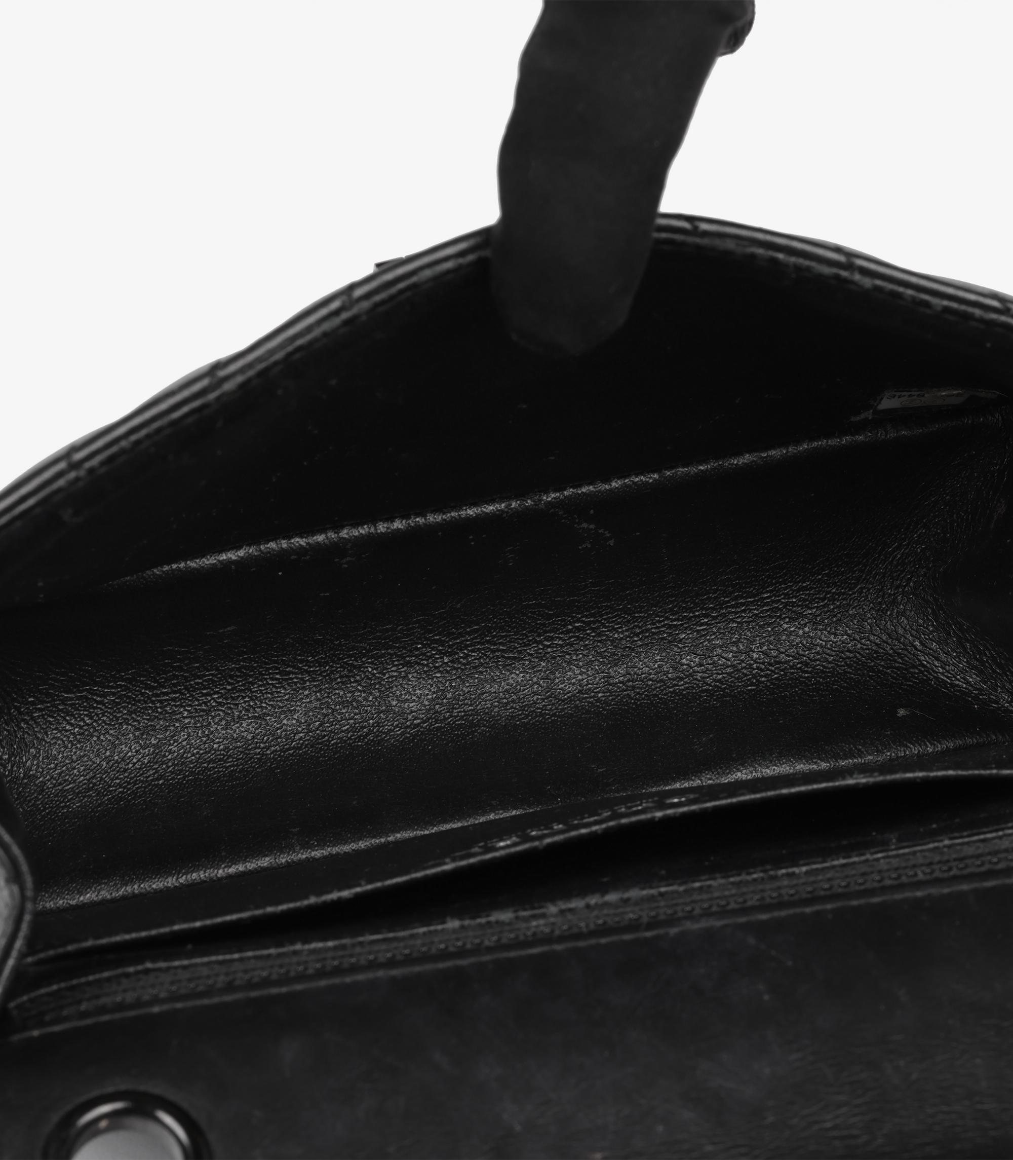 Chanel Black Chevron Quilted Crinkled Calfskin Leather SO Black 224 2.55 Reissue in vendita 3