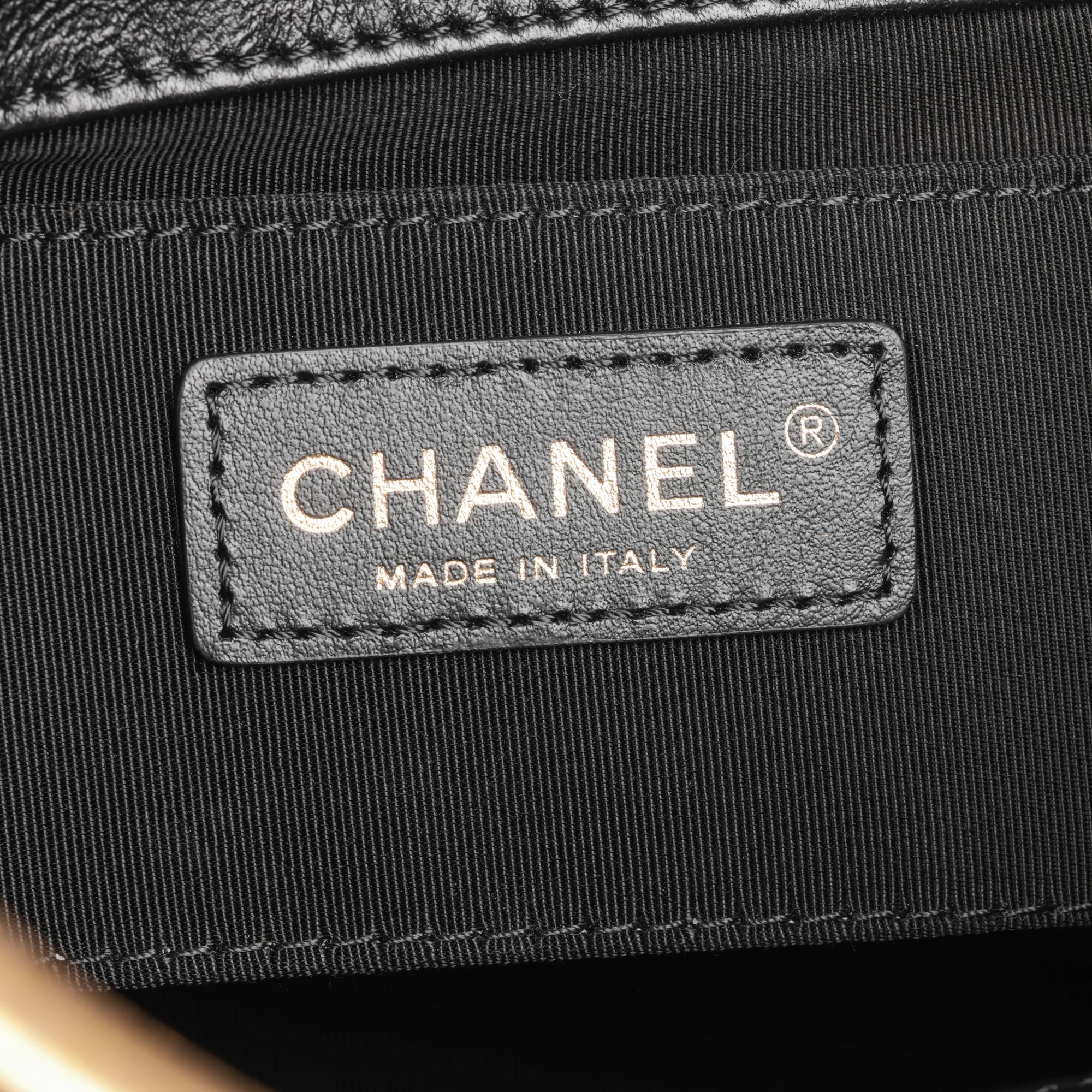 CHANEL Black Chevron Quilted Lambskin Handle with Chic Bucket Bag For Sale 5