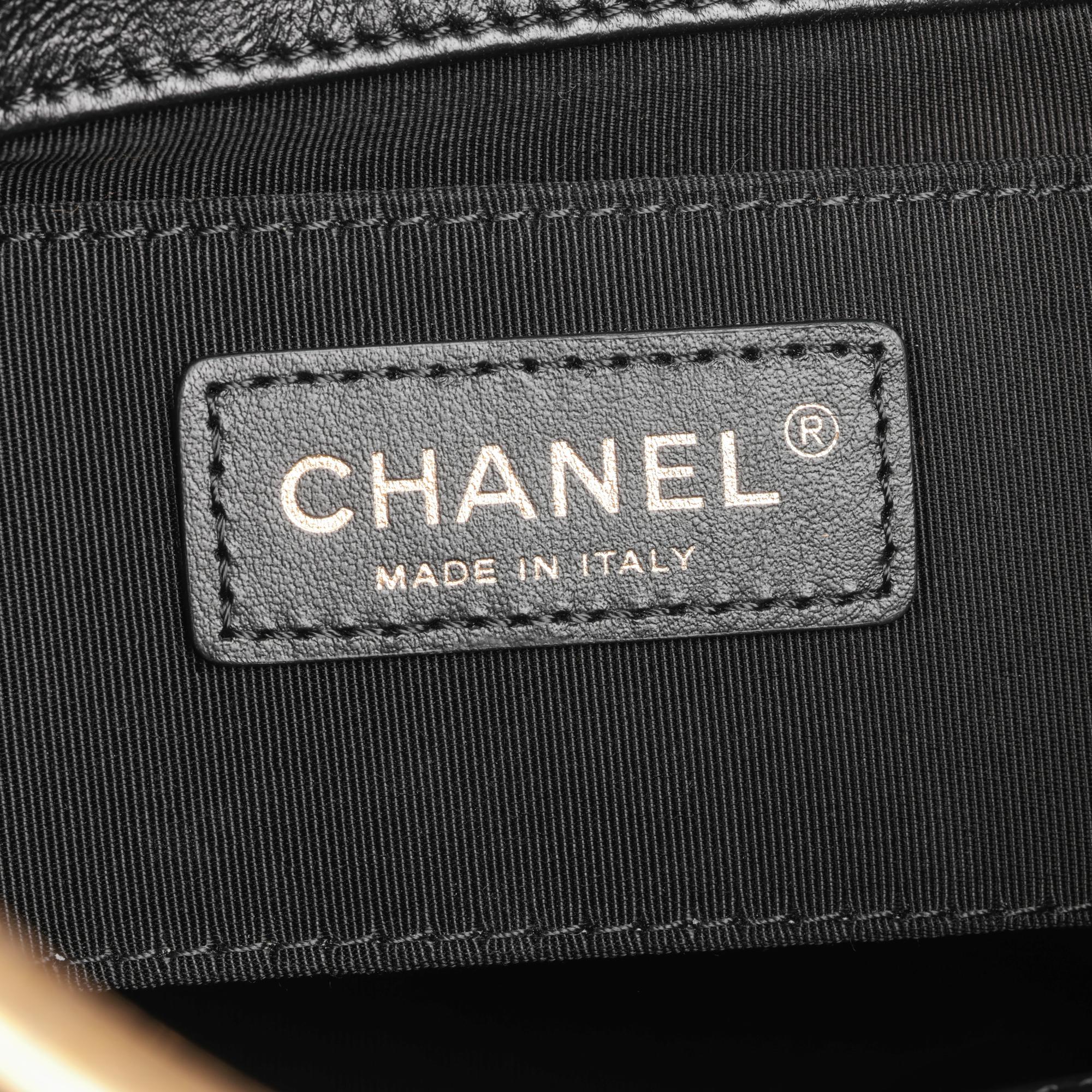 CHANEL Black Chevron Quilted Lambskin Handle with Chic Bucket Bag For Sale 6