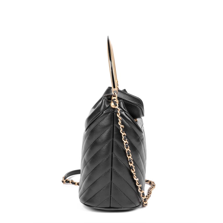 CHANEL Black Chevron Quilted Lambskin Handle with Chic Bucket Bag For Sale  at 1stDibs