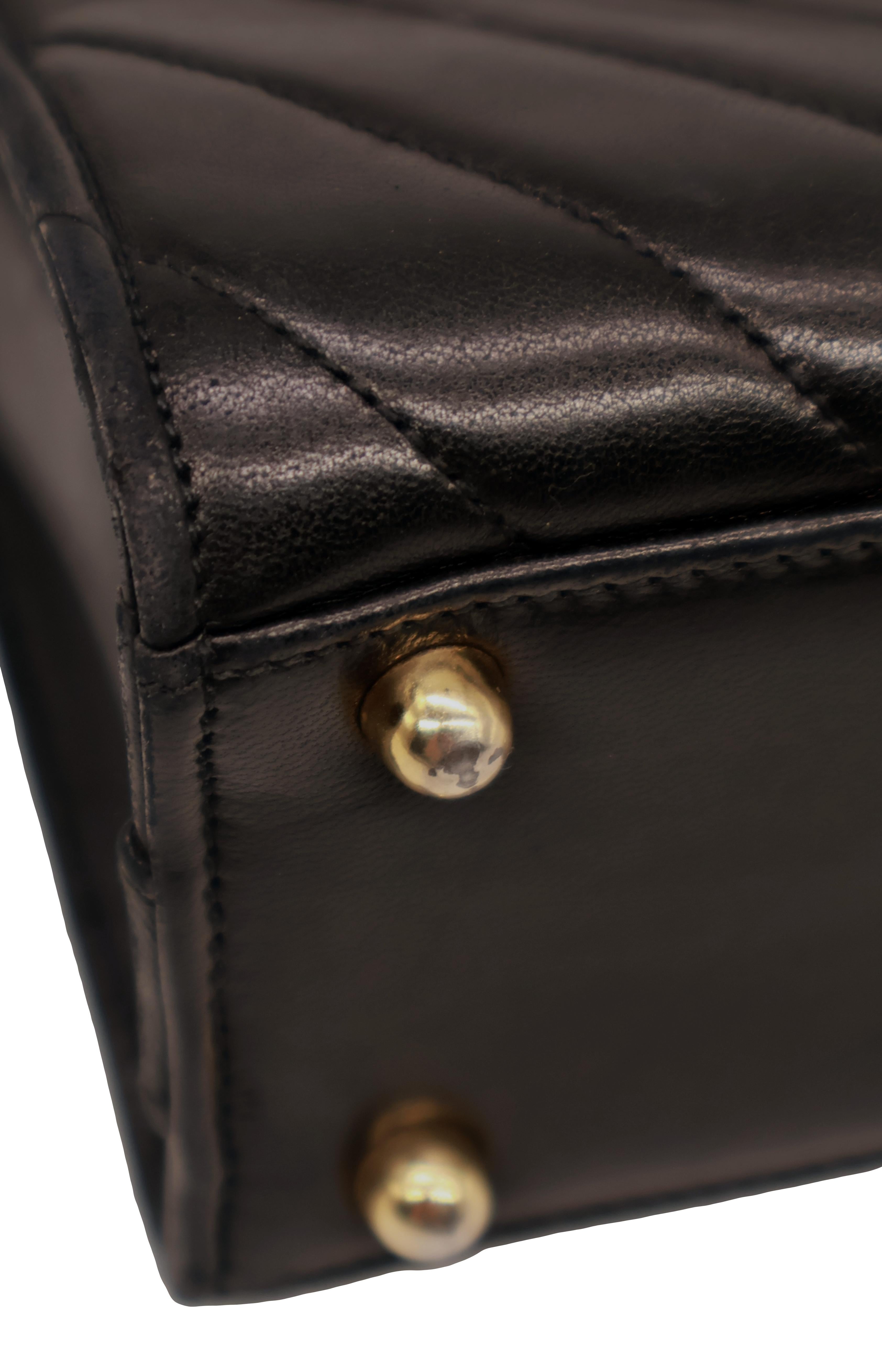 Chanel Black Chevron Quilted Lambskin Leather Single Flap Shoulder Bag, 1994. en vente 6