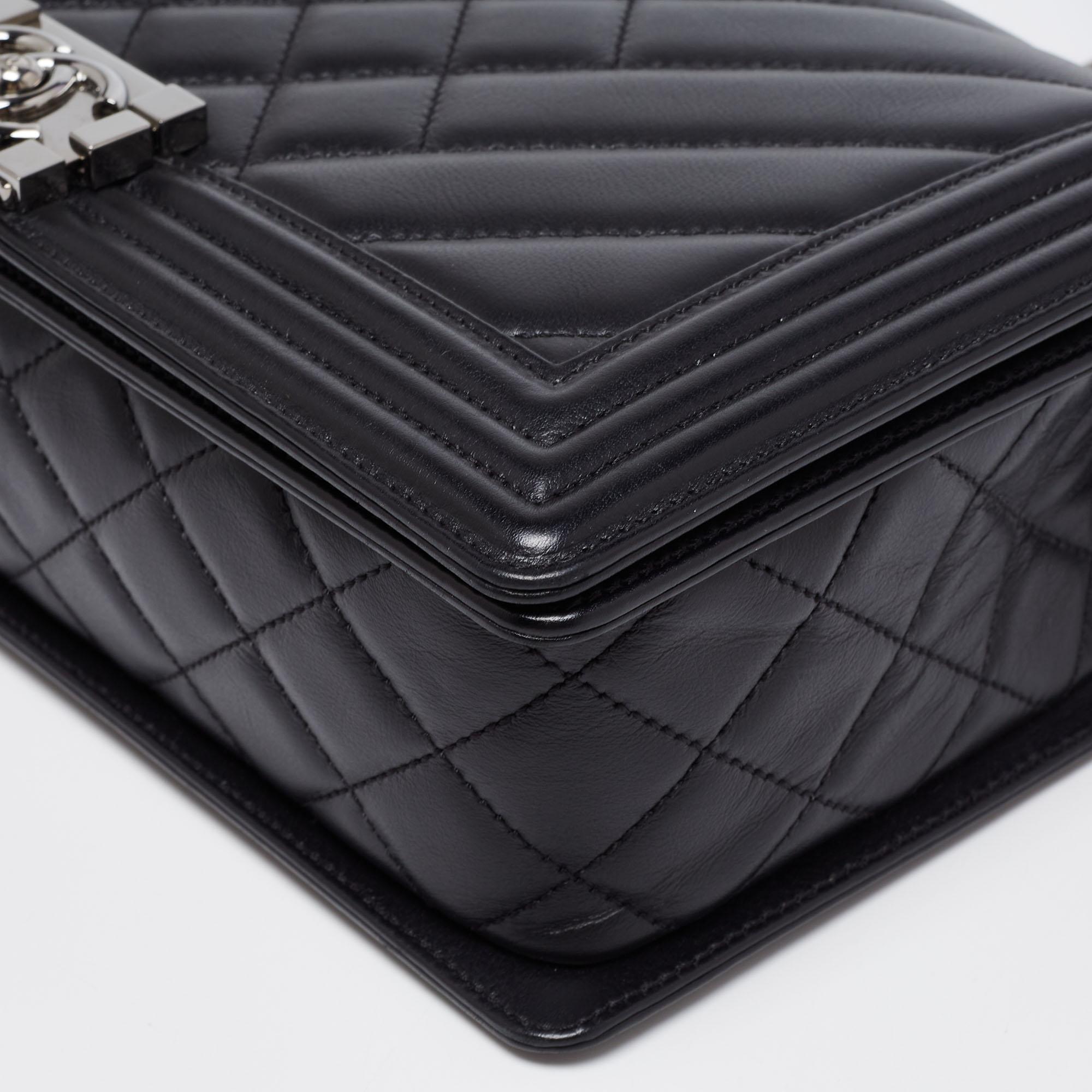 Chanel Black Chevron Quilted Leather New Medium Boy Flap Bag 3
