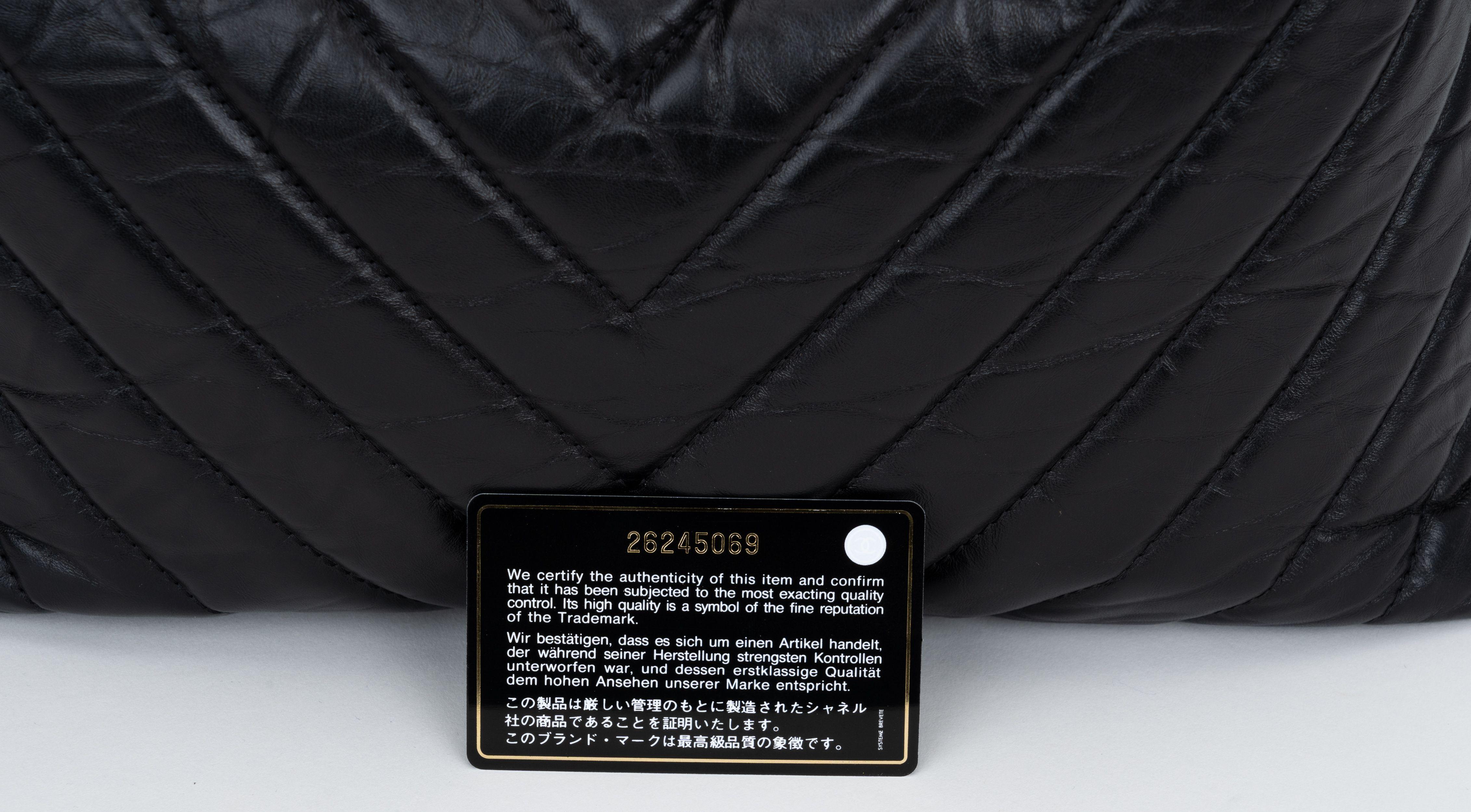 Chanel Black Chevron Shoulder Bag For Sale 3