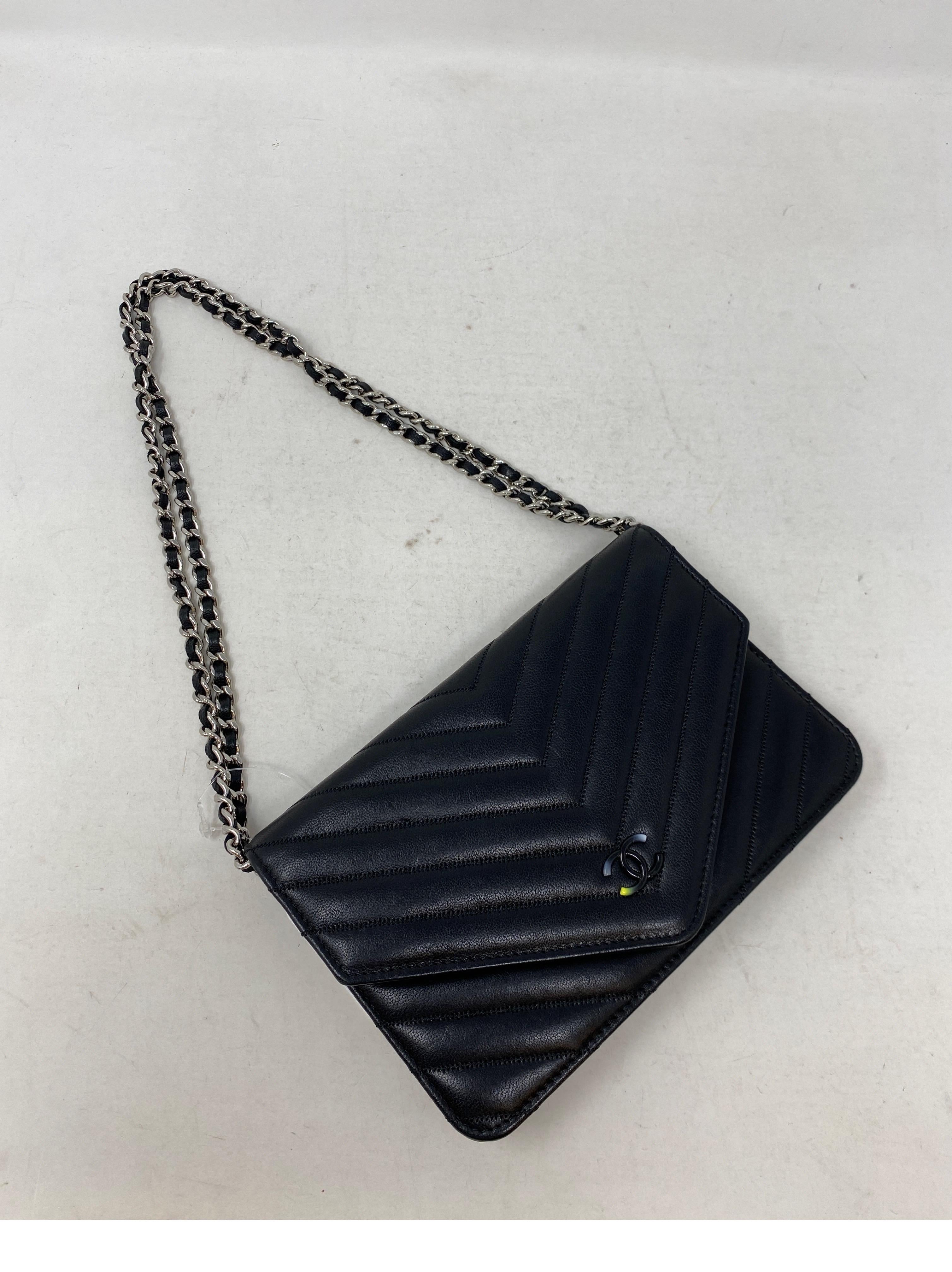 Chanel Black Chevron Wallet On A Chain Bag  11