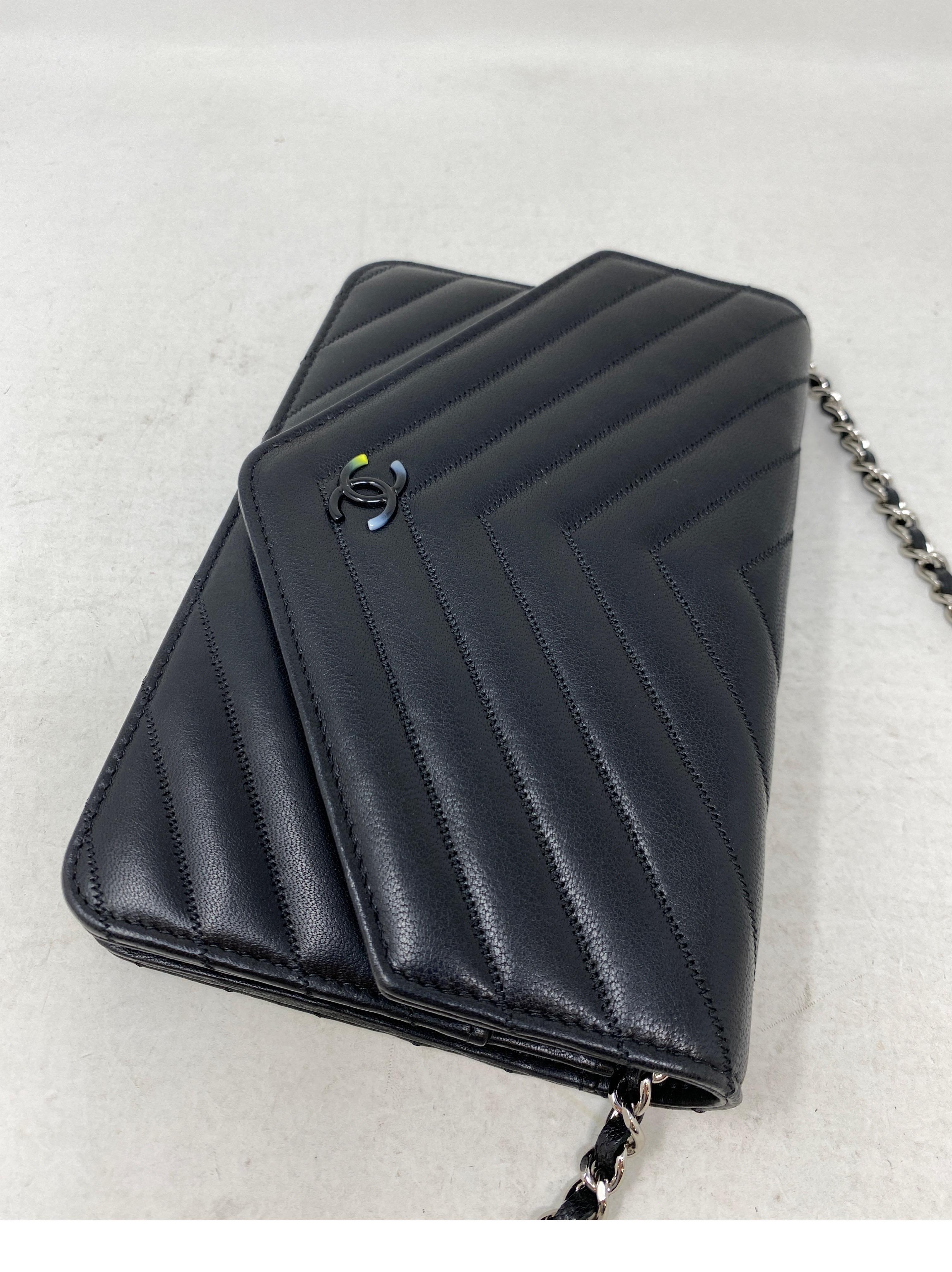Chanel Black Chevron Wallet On A Chain Bag  15