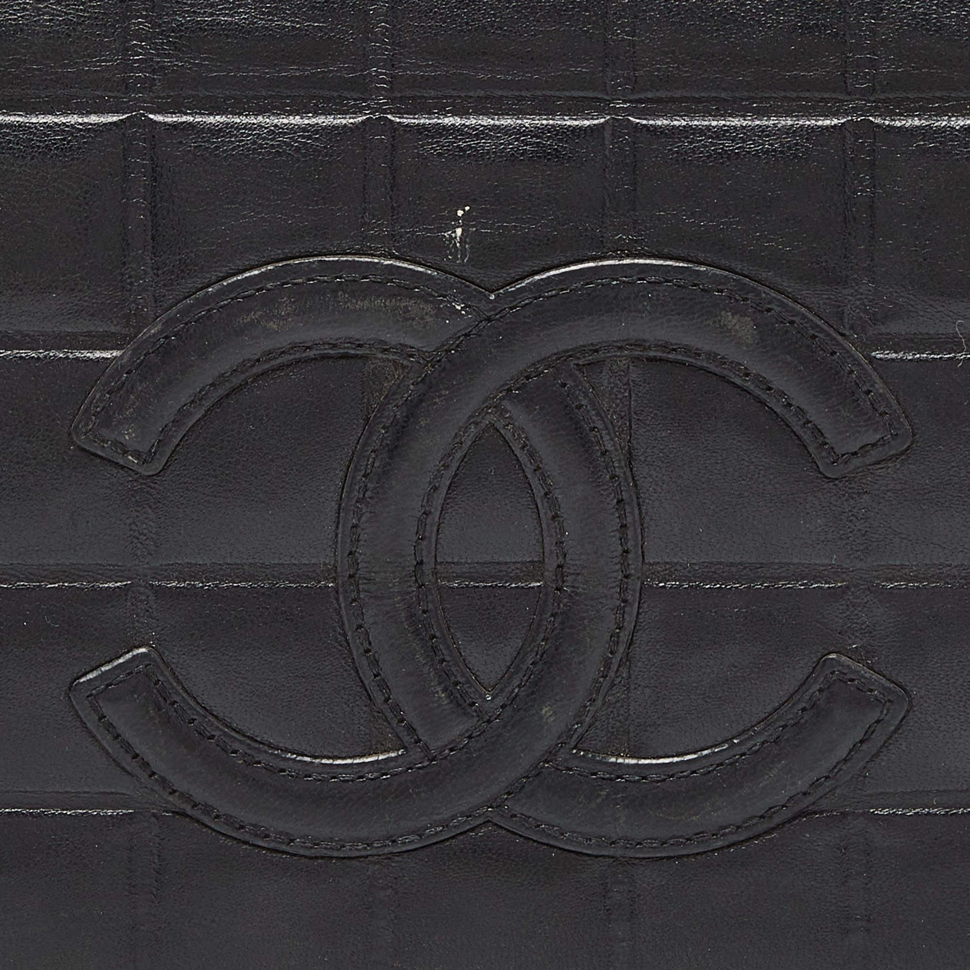 Chanel - Sac à rabat vintage en cuir noir avec barre de chocolat en vente 3